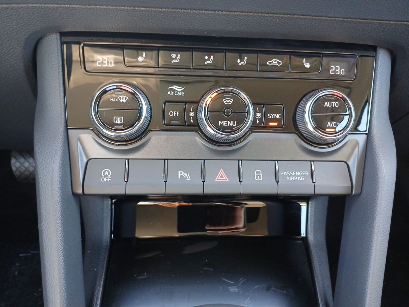 Skoda Karoq Balance 1.5 TSI ACT DSG Navi Kam. 2xKlima Bild 15
