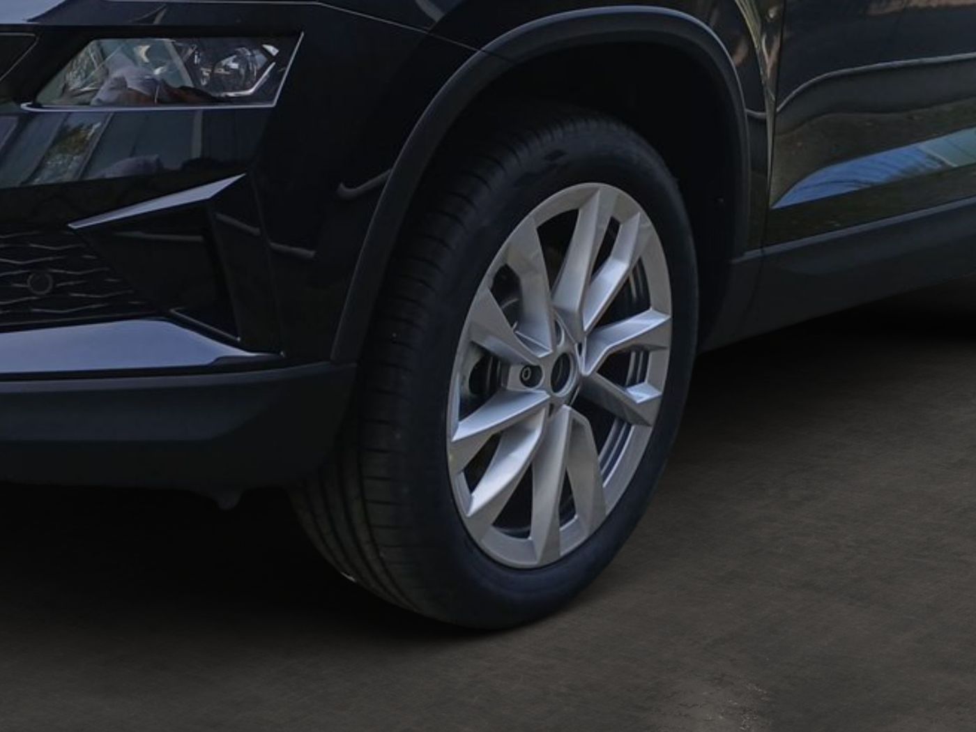 Skoda Karoq 1.5 TSI ACT Balance Navi Kam. 2xKlima AHK Bild 6