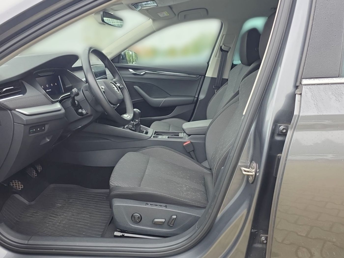 Skoda Octavia Combi 1.5 TSI ACT Style LM Navi 2xKlima Bild 7