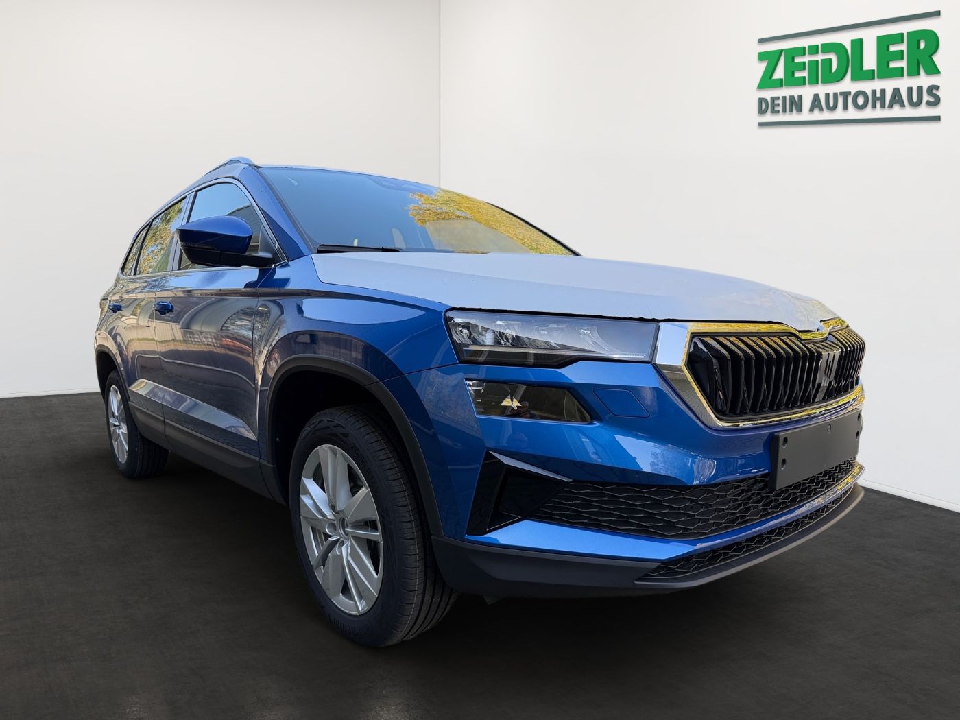 Skoda Karoq Selection 1.5 TSI ACT Navi 2xKlima AHK LED Bild 2
