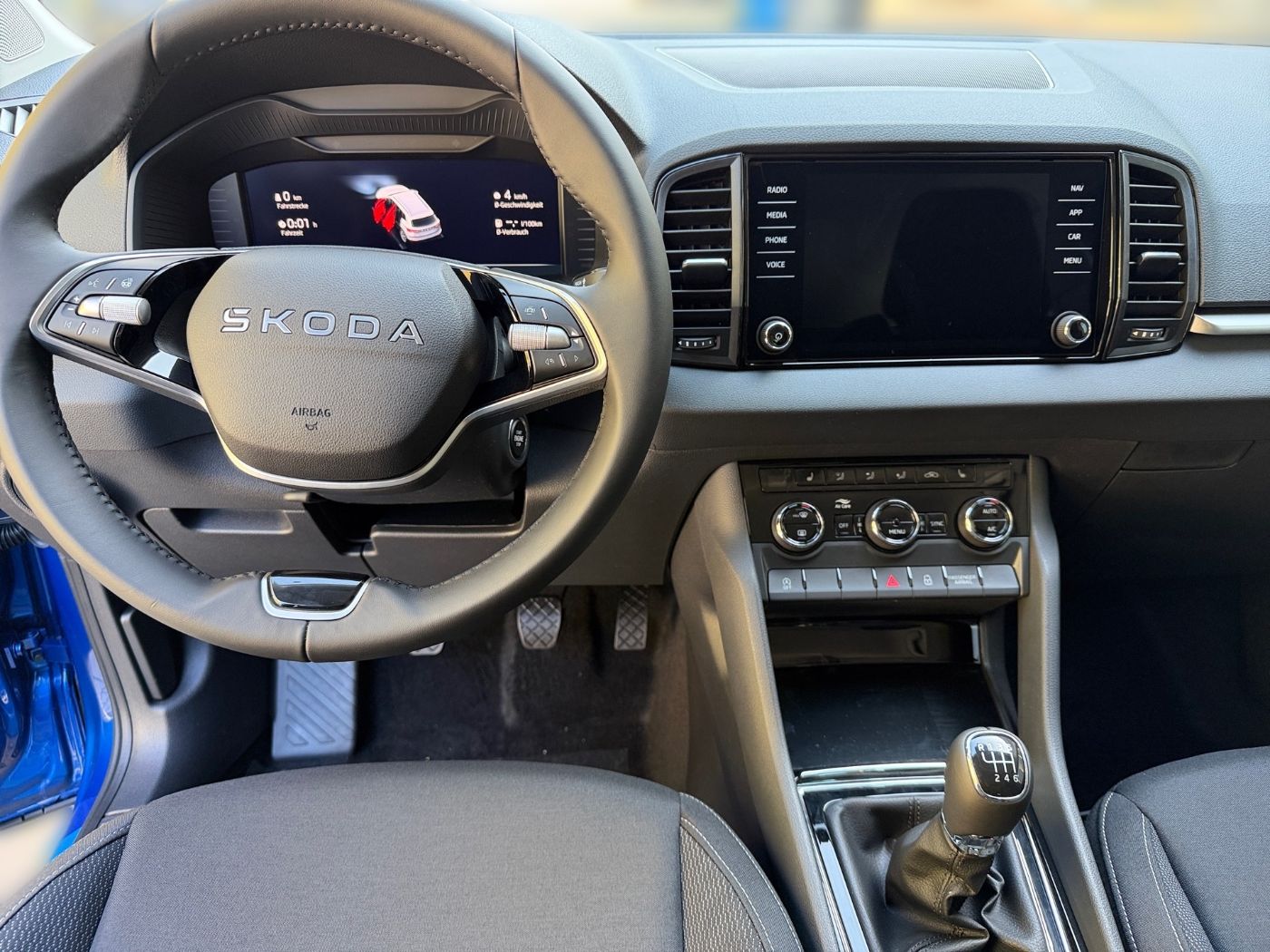 Skoda Karoq Selection 1.5 TSI ACT Navi 2xKlima AHK LED Bild 10