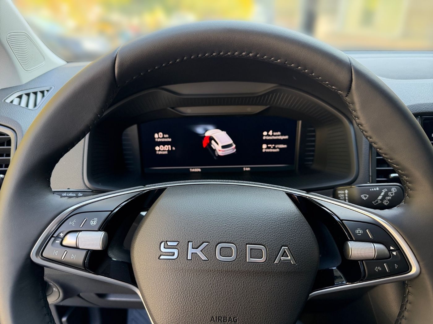Skoda Karoq Selection 1.5 TSI ACT Navi 2xKlima AHK LED Bild 8