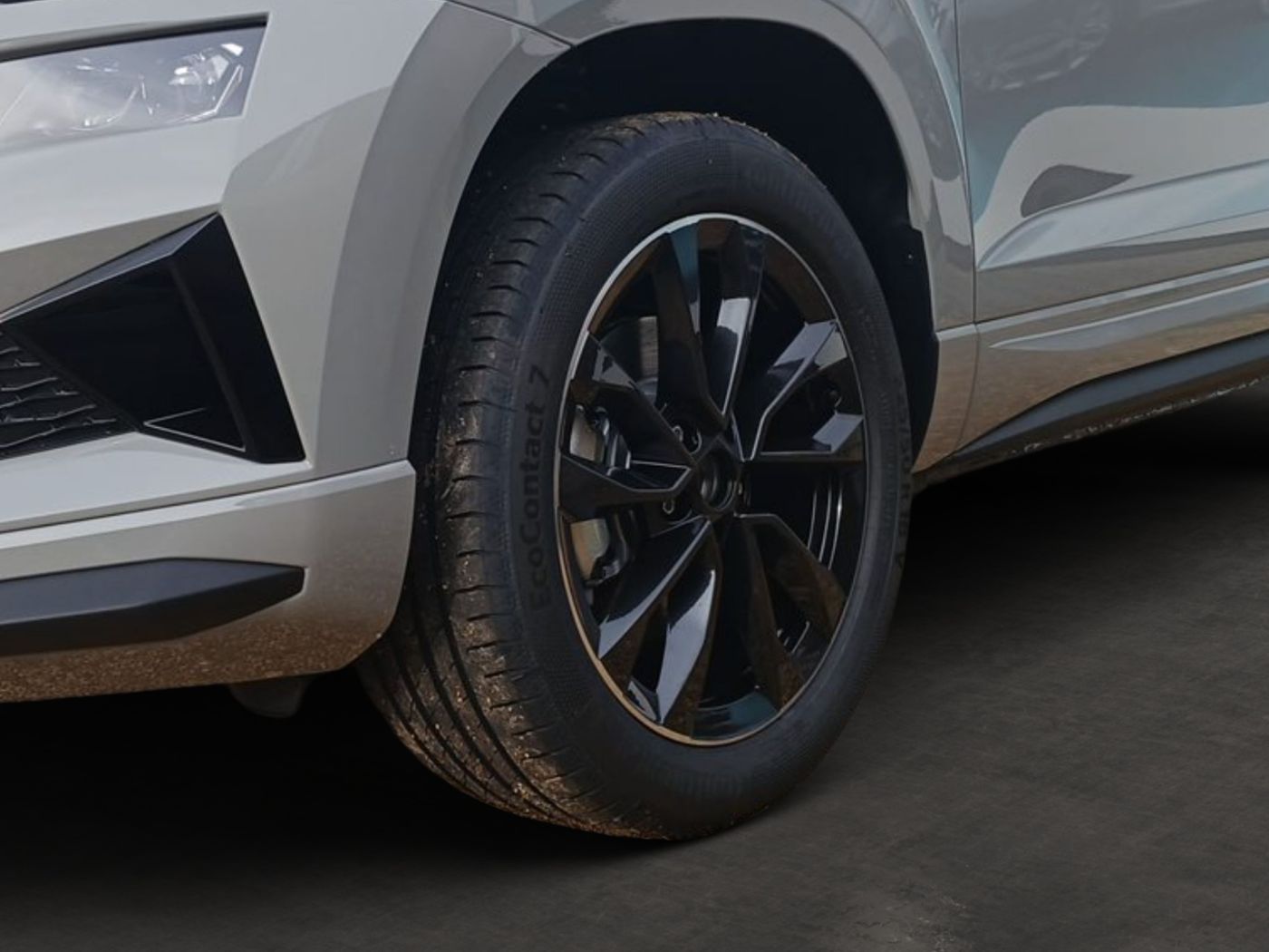 Skoda Karoq Sportline 2.0 TSI 4x4 DSG Navi AHZV Kam. Bild 6