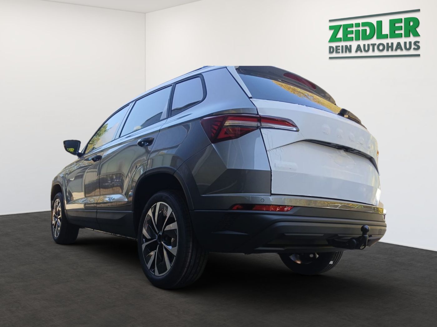 Skoda Karoq Selection 2,0 TDI DSG Navi Kam. 4xSHZ AHK Bild 4