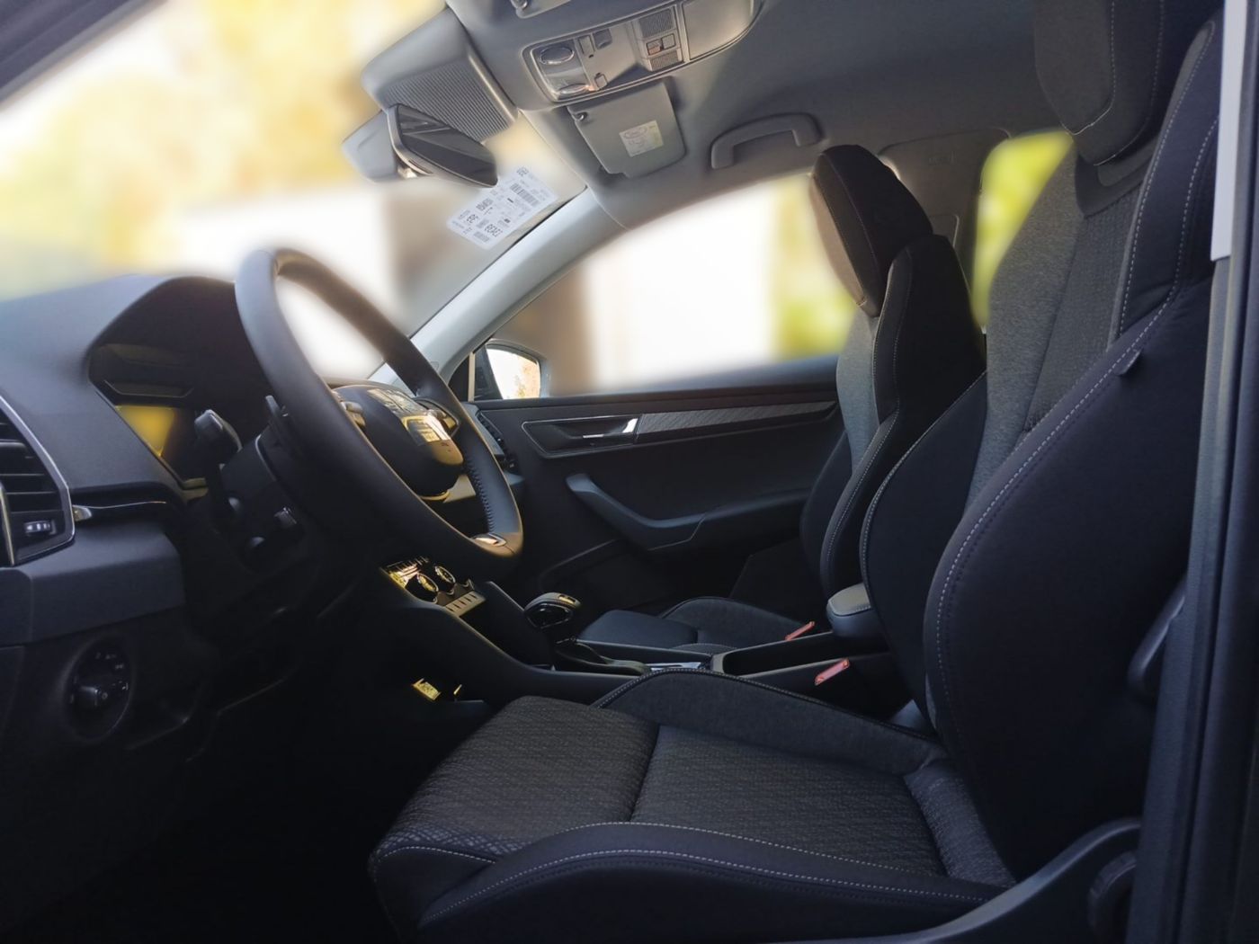 Skoda Karoq Selection 2,0 TDI DSG Navi Kam. 4xSHZ AHK Bild 7