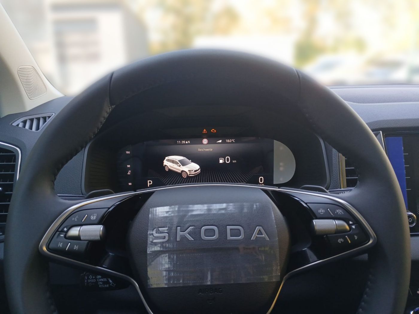 Skoda Karoq Selection 2,0 TDI DSG Navi Kam. 4xSHZ AHK Bild 8