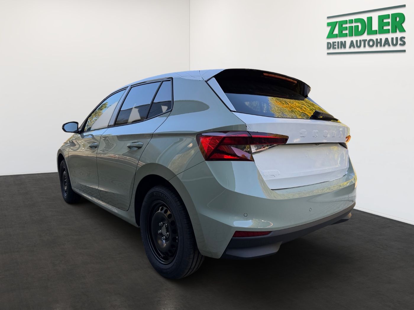 Skoda Fabia 1.0 MPI Essence LED PDC SHZ SpurH Bild 4