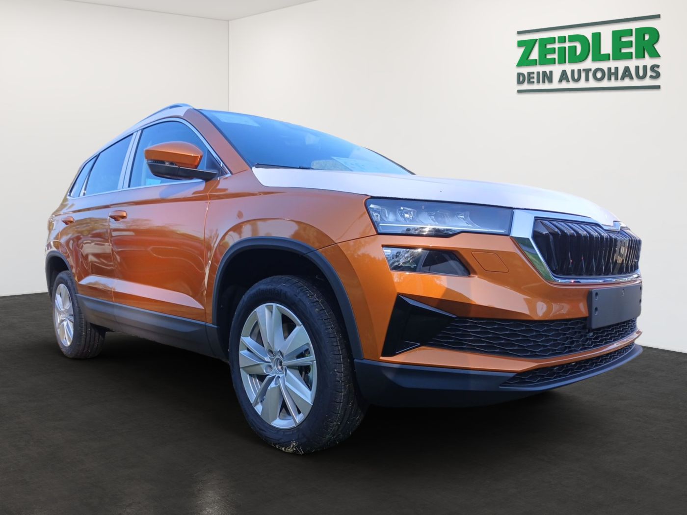 Skoda Karoq 1.5 TSI ACT Selection Navi 2xKlima AHK LED Bild 2
