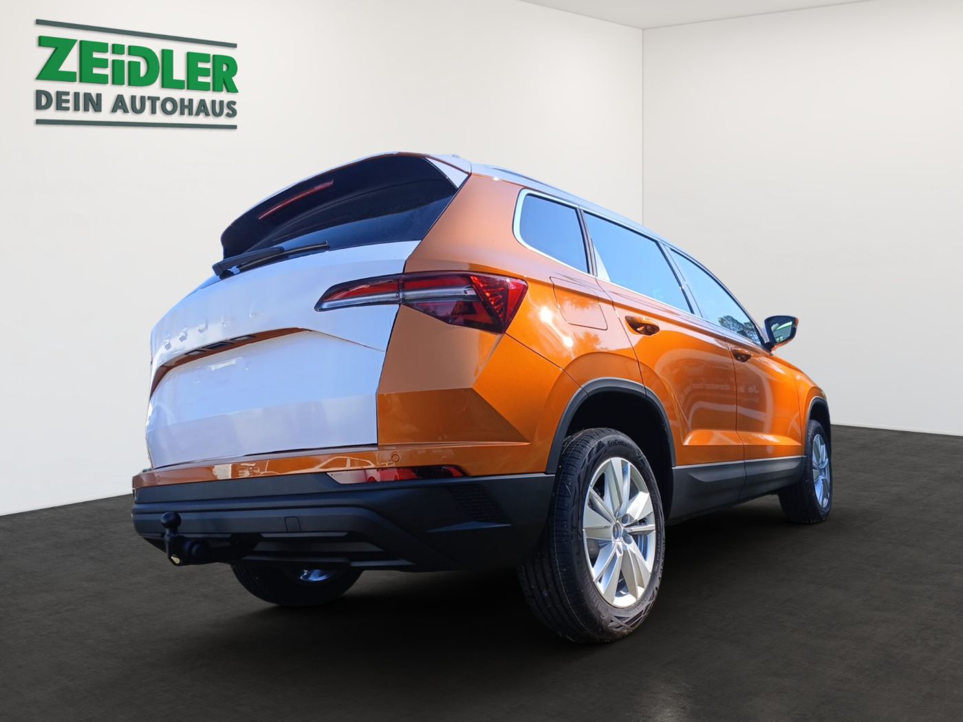 Skoda Karoq 1.5 TSI ACT Selection Navi 2xKlima AHK LED Bild 3