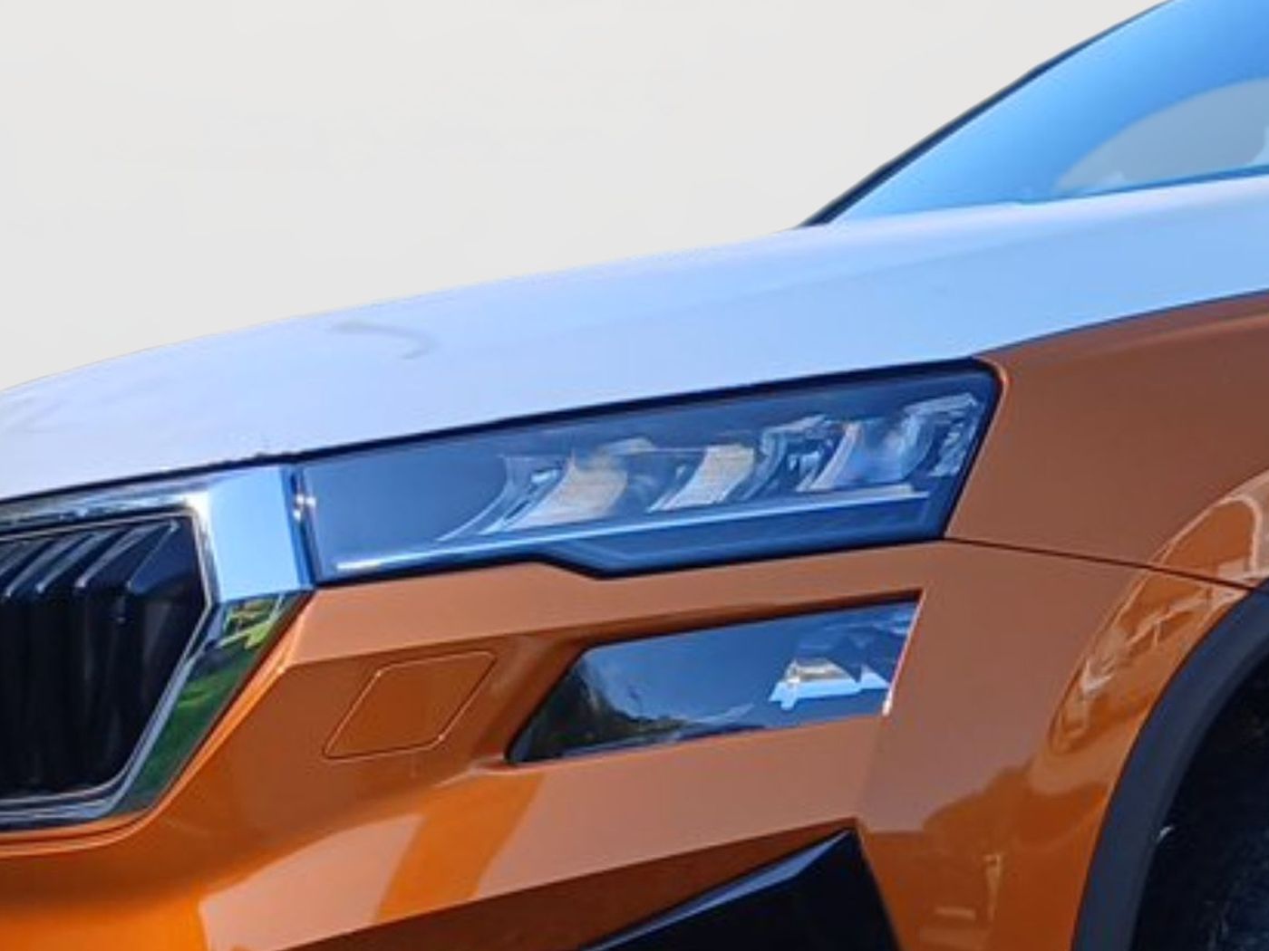 Skoda Karoq 1.5 TSI ACT Selection Navi 2xKlima AHK LED Bild 5