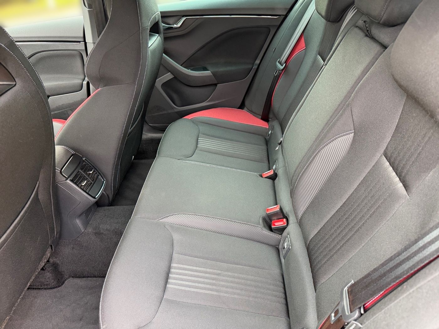 Skoda Kamiq 1.5 TSI Monte Carlo LM Pano 2xKlima ACC AHK Bild 11