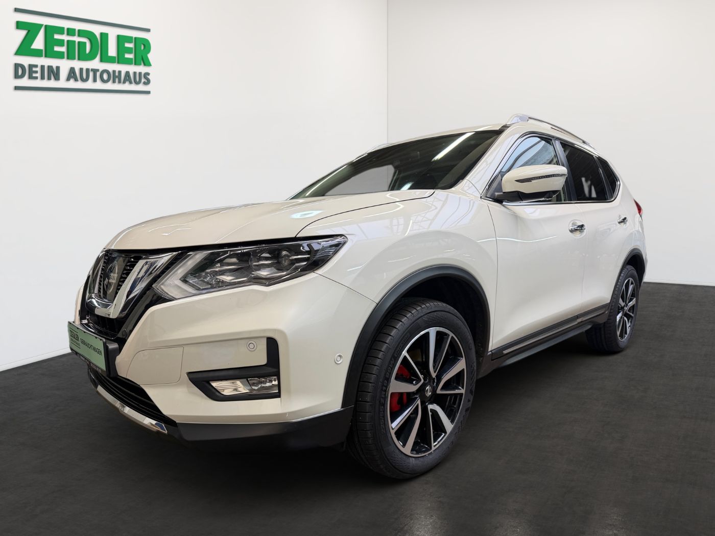 Nissan X-Trail 2.0 dCi Tekna 4x4 LM Navi Pano Kam. AHK