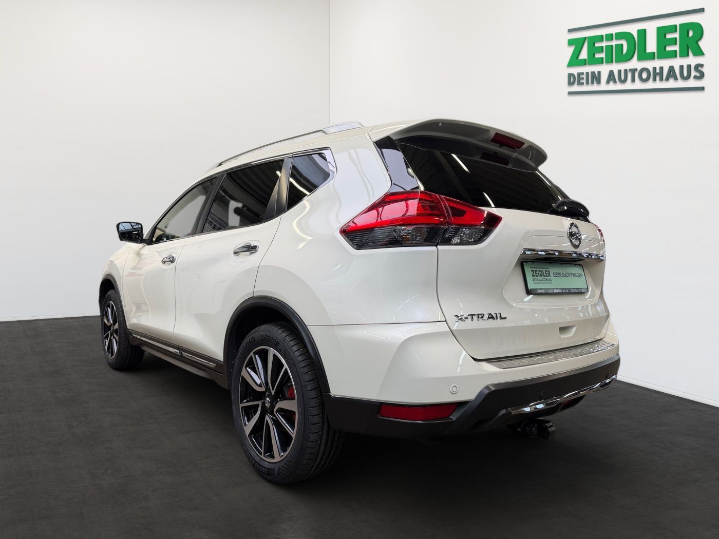 Nissan X-Trail 2.0 dCi Tekna 4x4 LM Navi Pano Kam. AHK Bild 4