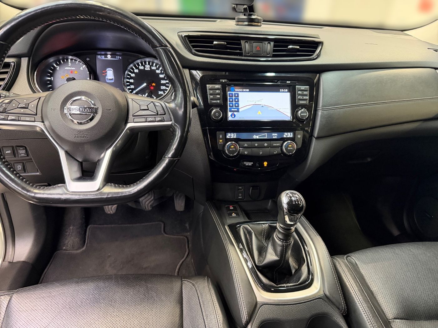 Nissan X-Trail 2.0 dCi Tekna 4x4 LM Navi Pano Kam. AHK Bild 10
