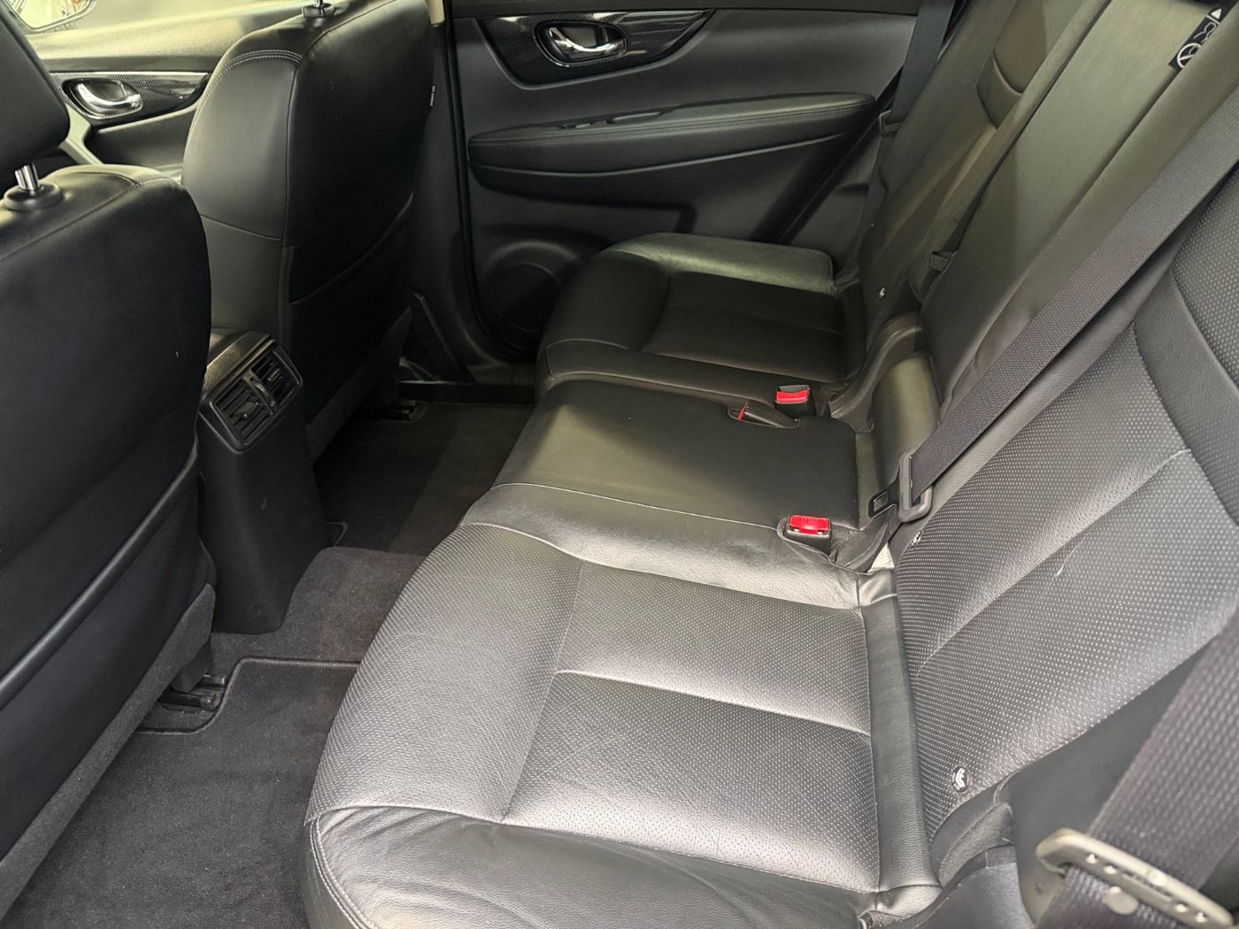 Nissan X-Trail 2.0 dCi Tekna 4x4 LM Navi Pano Kam. AHK Bild 11