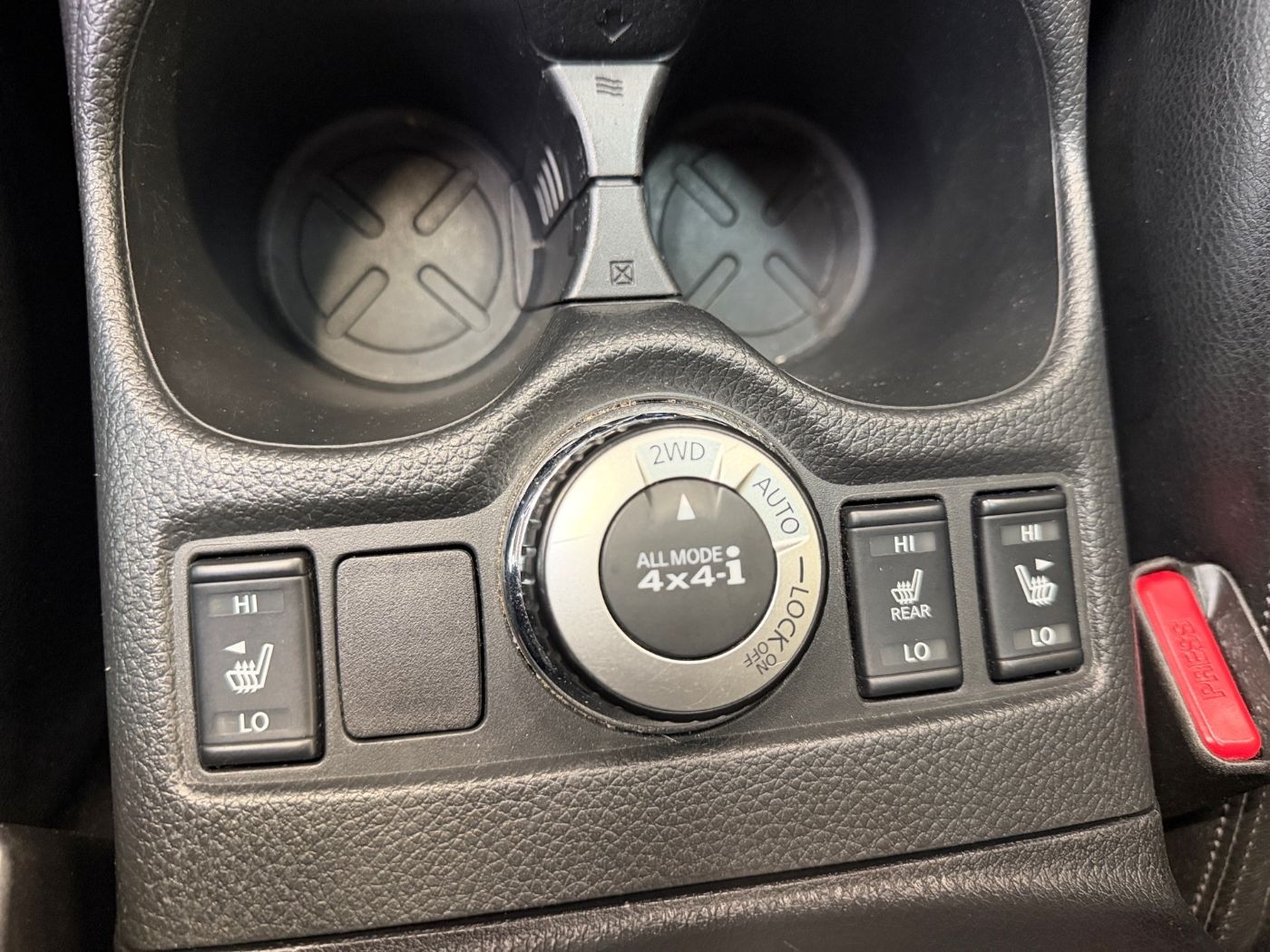Nissan X-Trail 2.0 dCi Tekna 4x4 LM Navi Pano Kam. AHK Bild 17