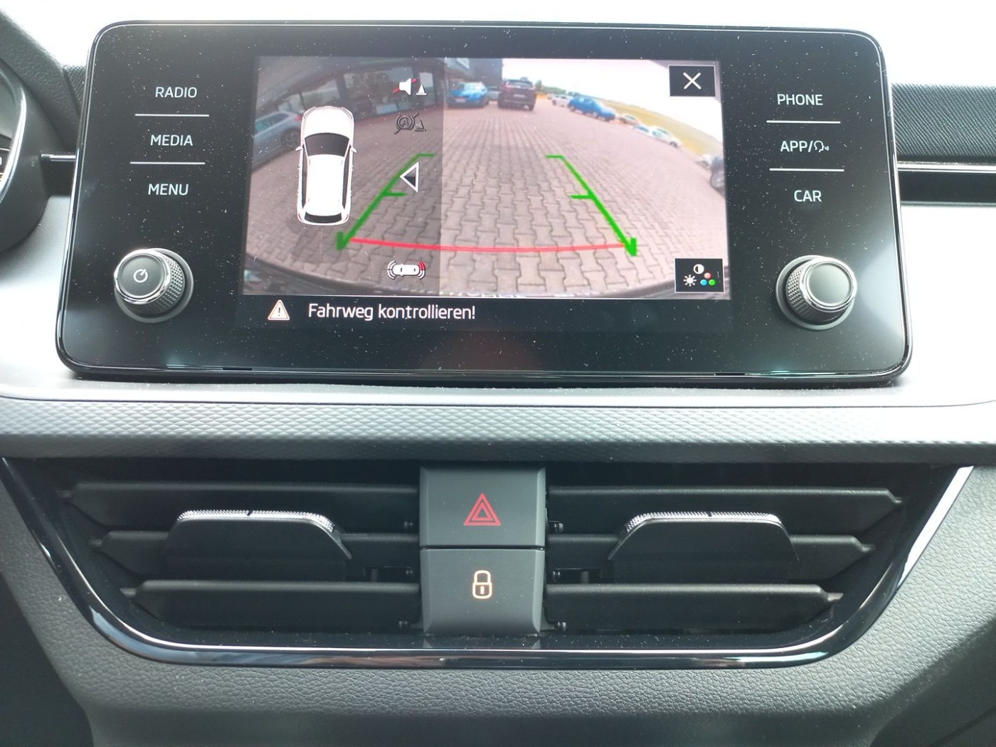 Skoda Kamiq 1.0 TSI Ambition DAB KA LED RFK SHZ TOUCH Bild 12
