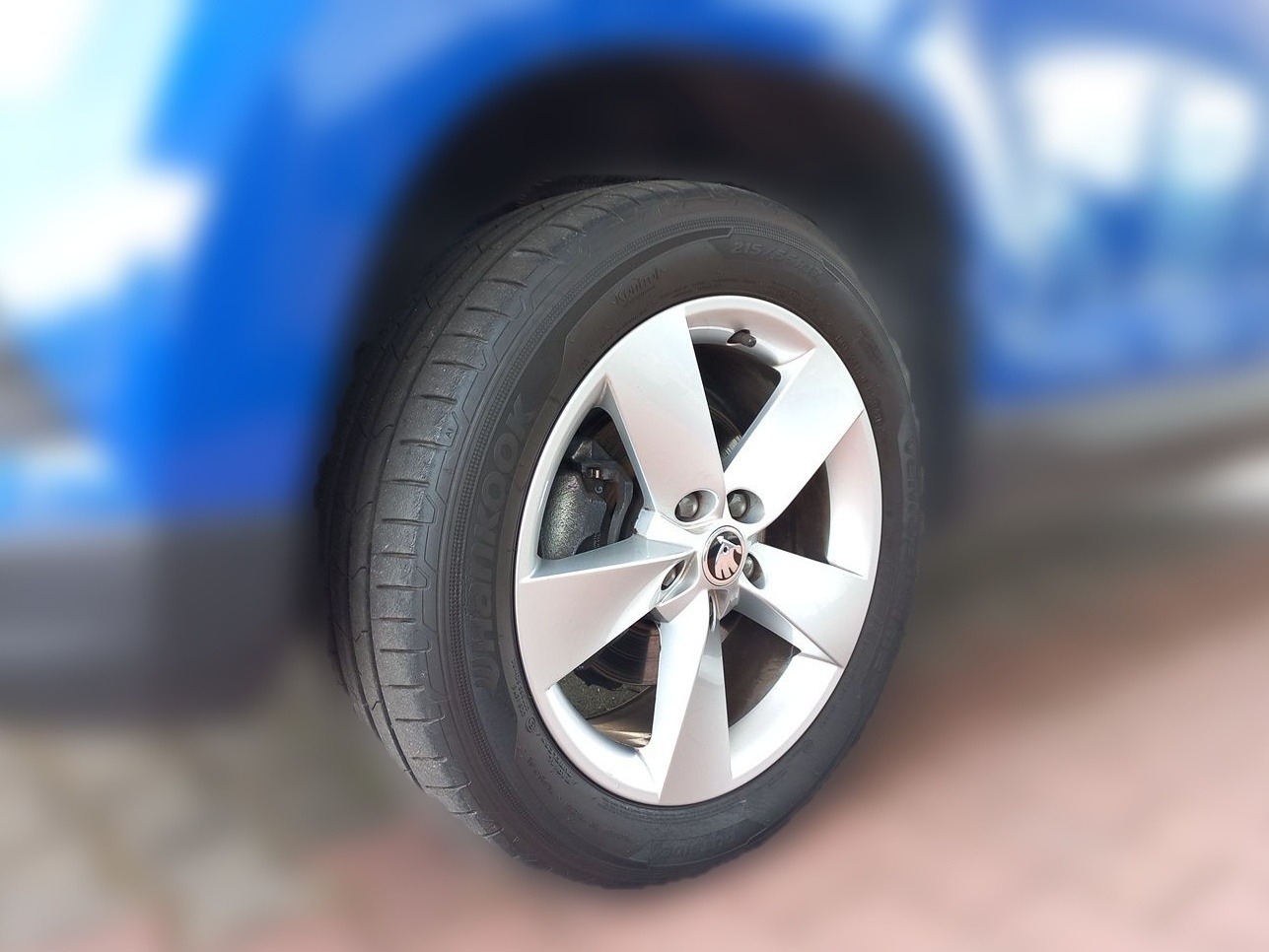Skoda Karoq 1.5 TSI DSG Ambition DAB LHZ NAVI PDC SHZ Bild 6