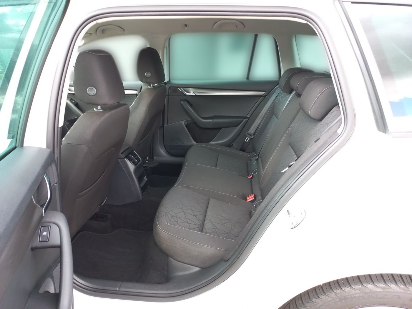 Skoda Octavia III Combi 1.0 TSI DSG Clever NAVI STHZ Bild 16