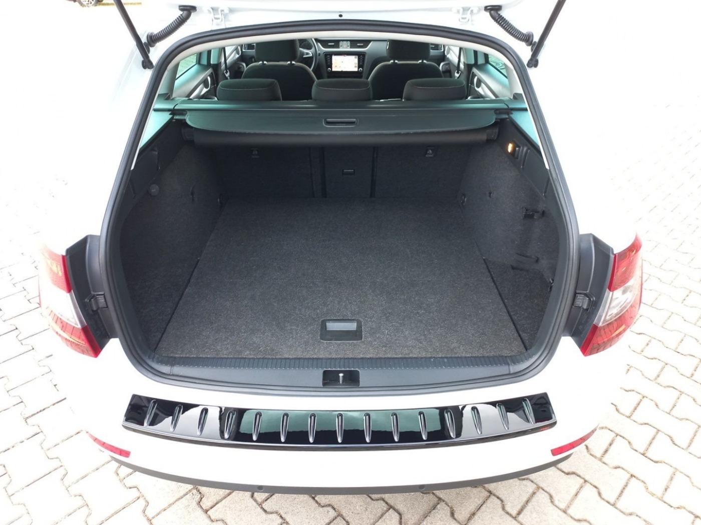 Skoda Octavia III Combi 1.0 TSI DSG Clever NAVI STHZ Bild 17