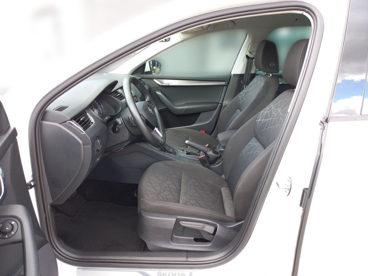 Skoda Octavia III Combi 1.0 TSI DSG Clever NAVI STHZ Bild 9