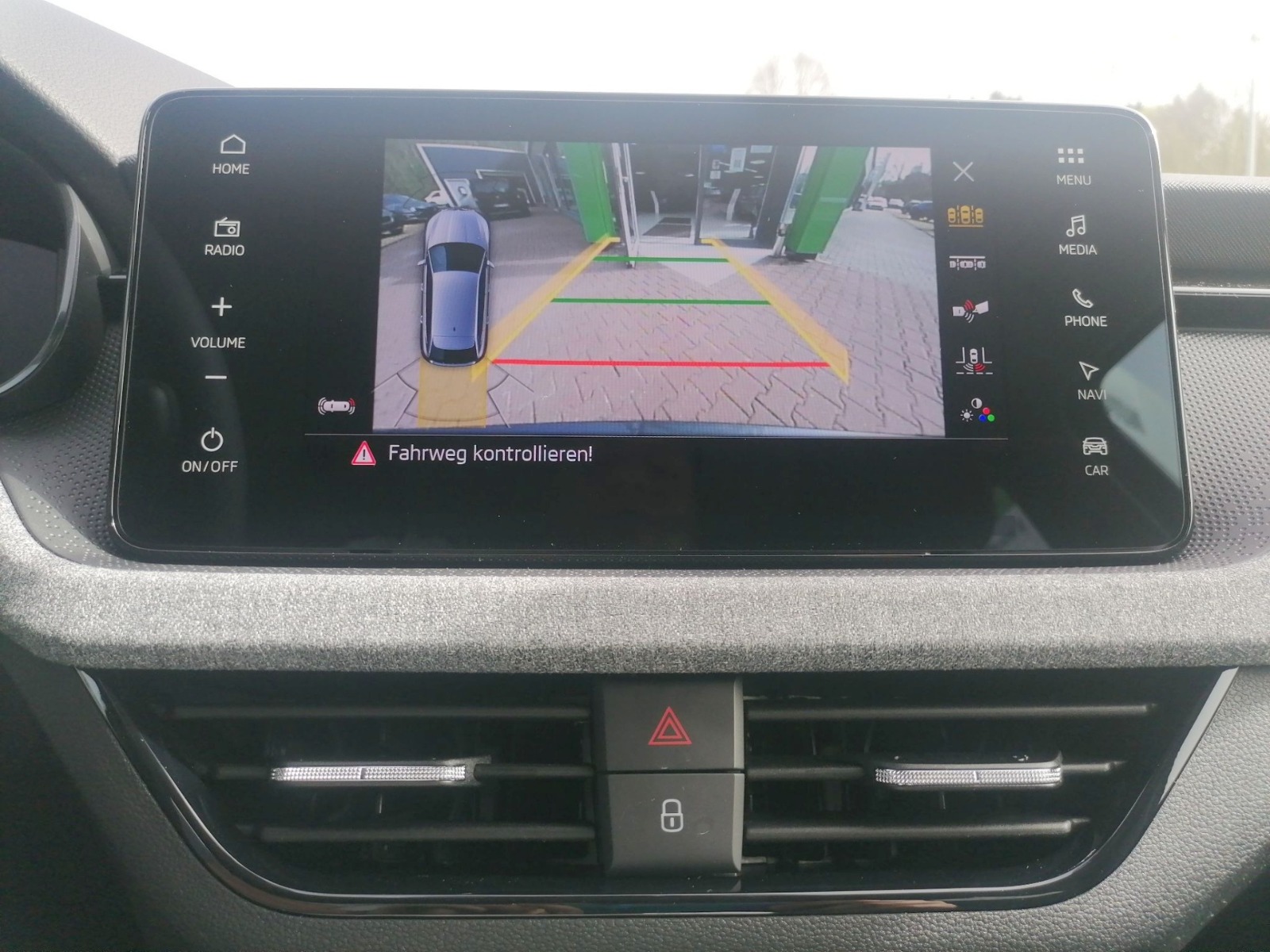 Skoda Scala 1.0 TSI DSG Selection ACC NAVI MATRIX RFK Bild 18