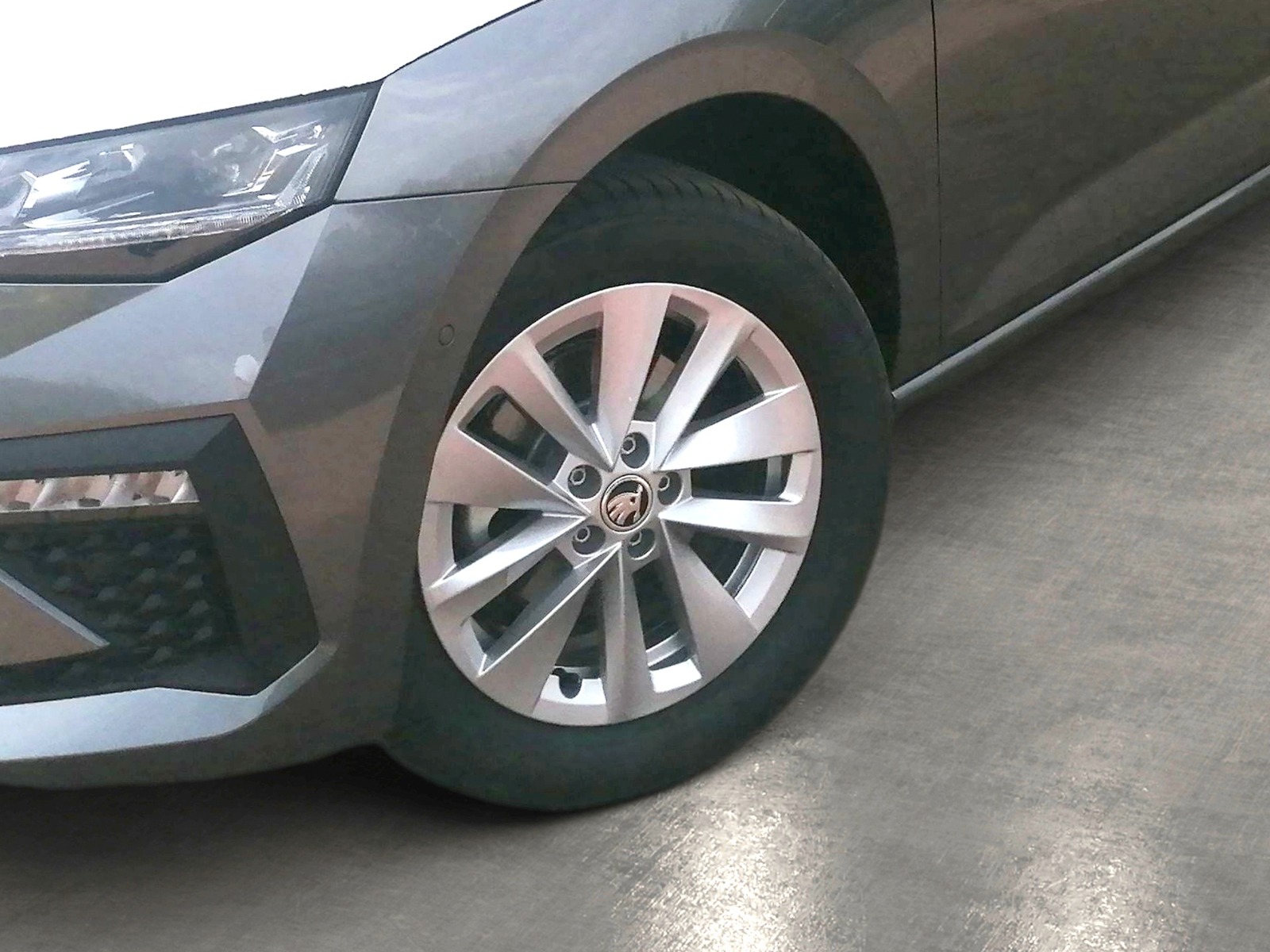 Skoda Scala 1.0 TSI DSG Selection ACC NAVI MATRIX RFK Bild 6
