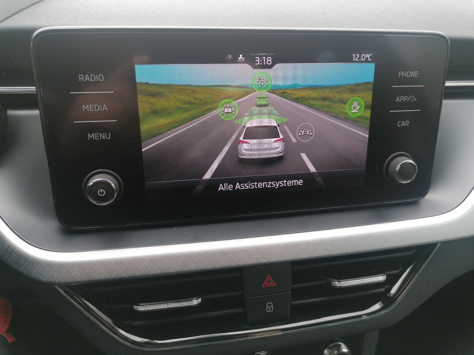 SKODA Scala 1.5 TSI DSG Tour ACC DAB LED PDC RFK SHZ Bild 17