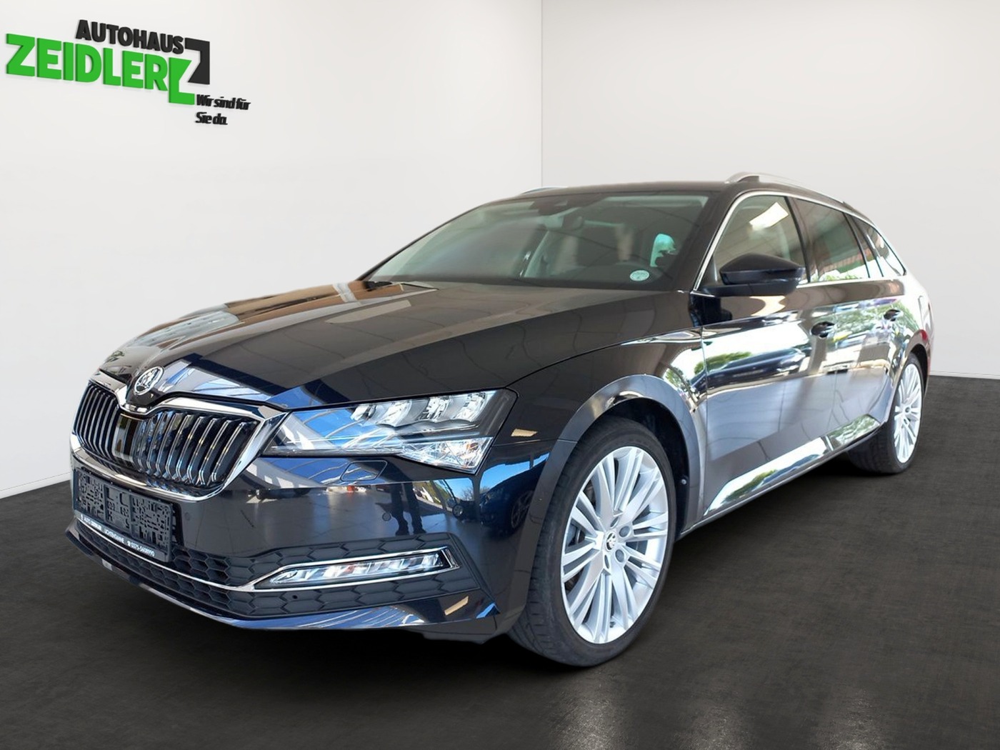 SKODA Superb Combi 2.0 TDI DSG Style AHK ACC LED NAVI