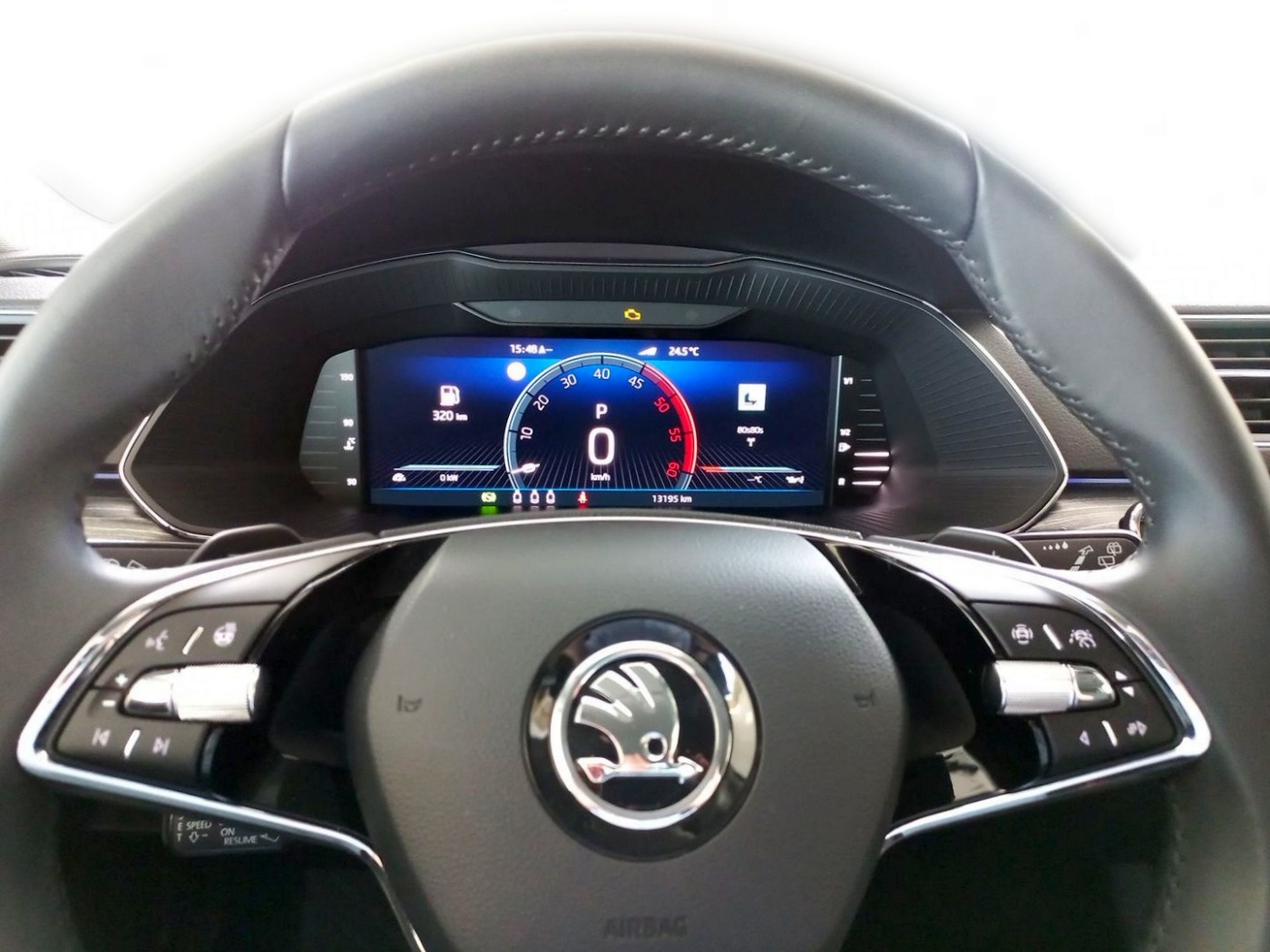 SKODA Superb Combi 2.0 TDI DSG Style AHK ACC LED NAVI Bild 12
