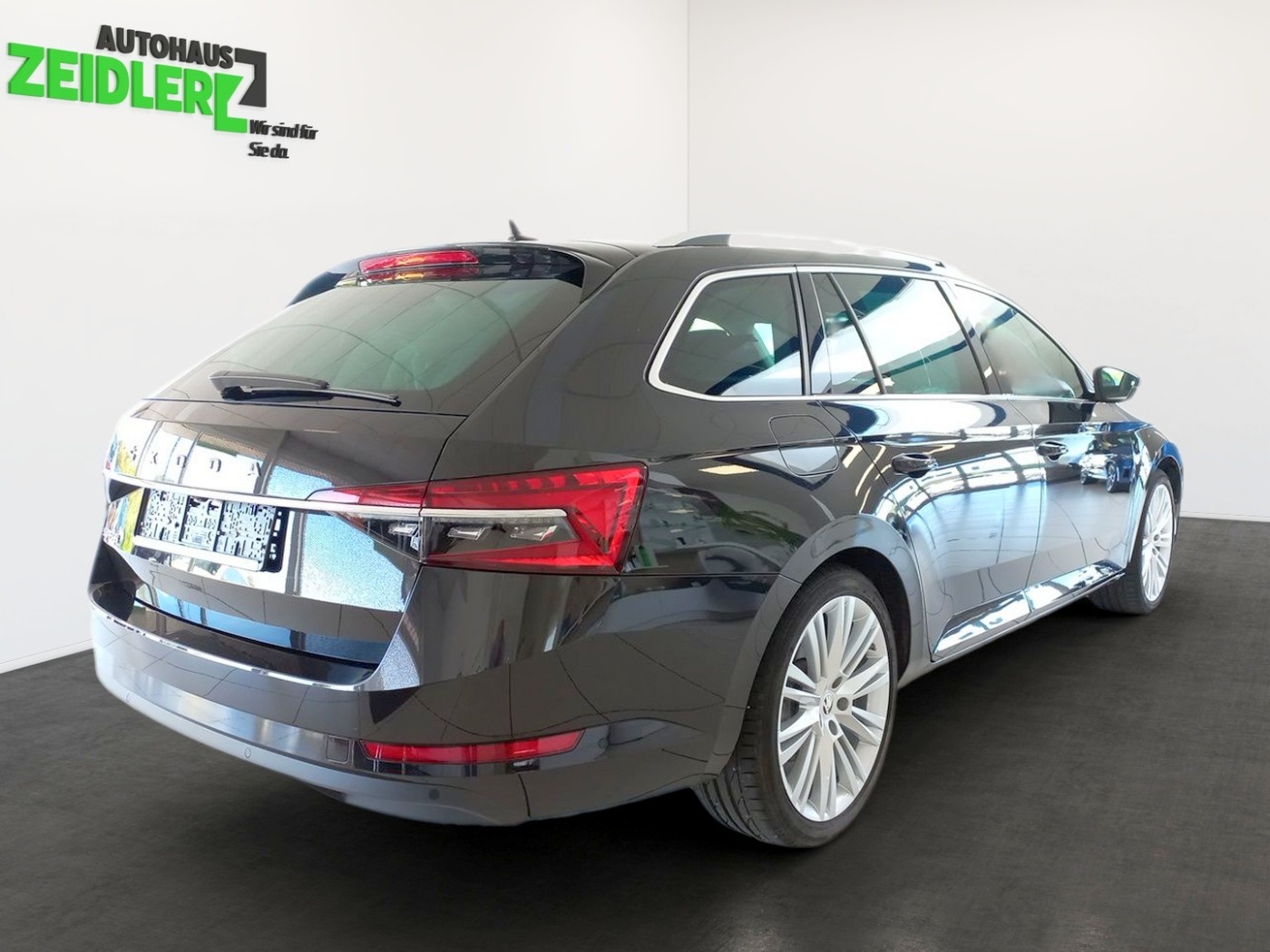 SKODA Superb Combi 2.0 TDI DSG Style AHK ACC LED NAVI Bild 3