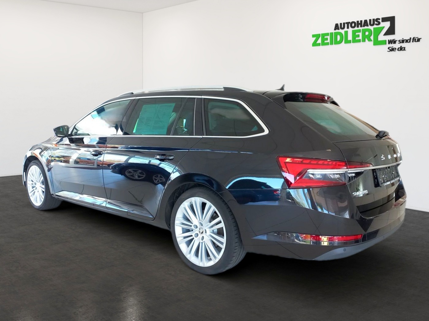 SKODA Superb Combi 2.0 TDI DSG Style AHK ACC LED NAVI Bild 4