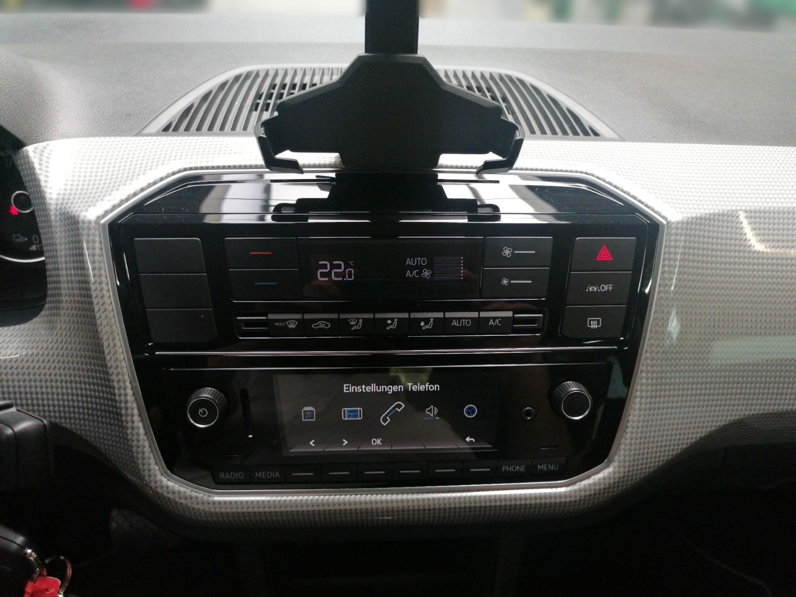 VW e-UP! 32,3 kWh ALU CCS BLUETOOTH KLIMA RFK PDC Bild 14