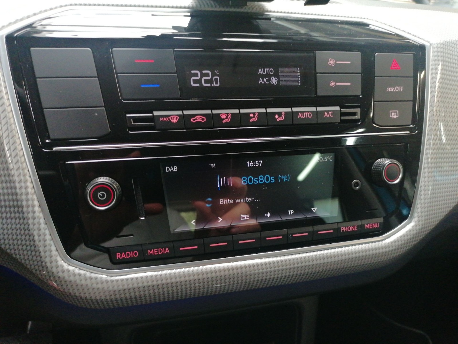 VW e-UP! 32,3 kWh ALU CCS BLUETOOTH KLIMA RFK PDC Bild 17
