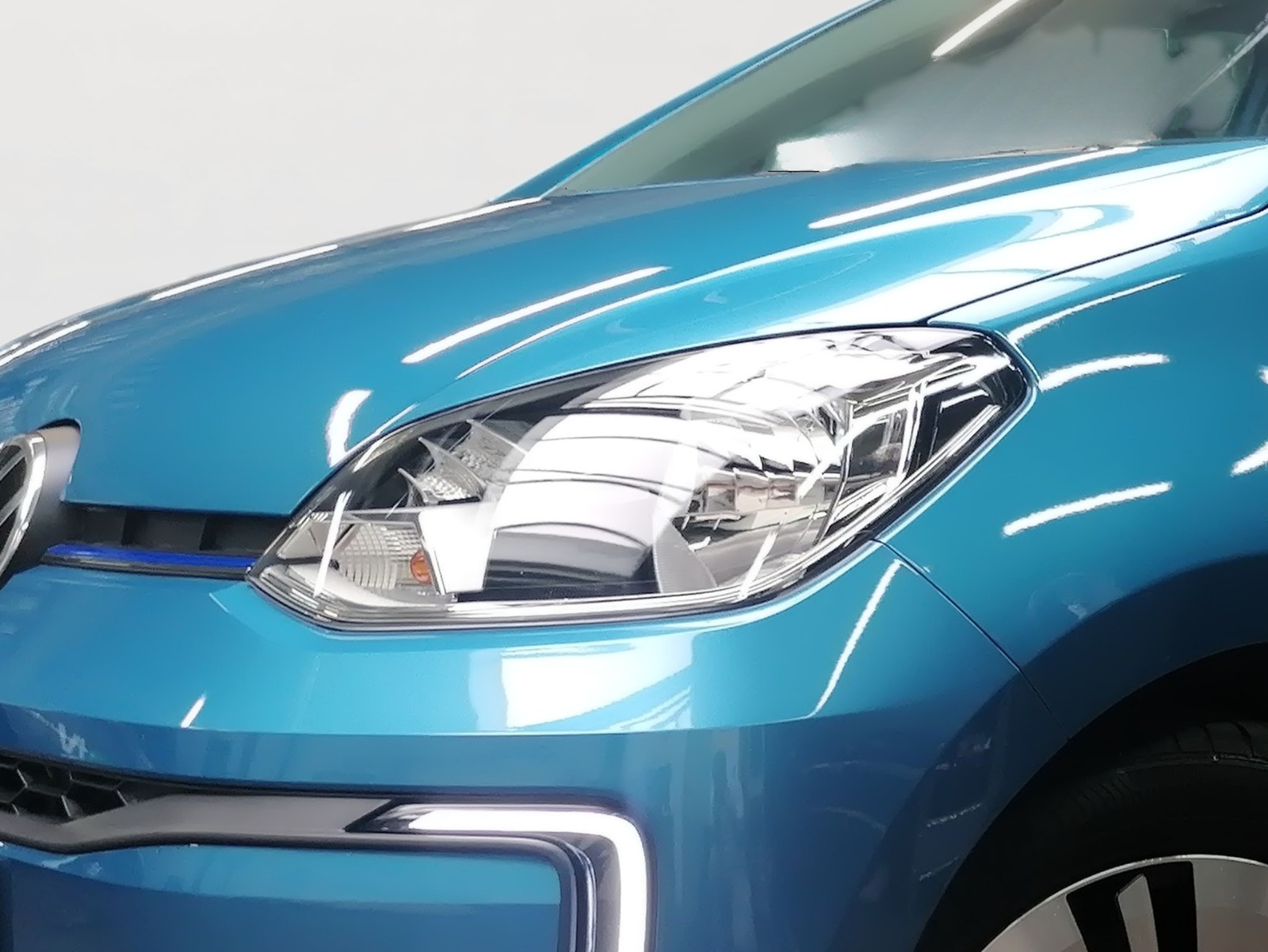 VW e-UP! 32,3 kWh ALU CCS BLUETOOTH KLIMA RFK PDC Bild 5