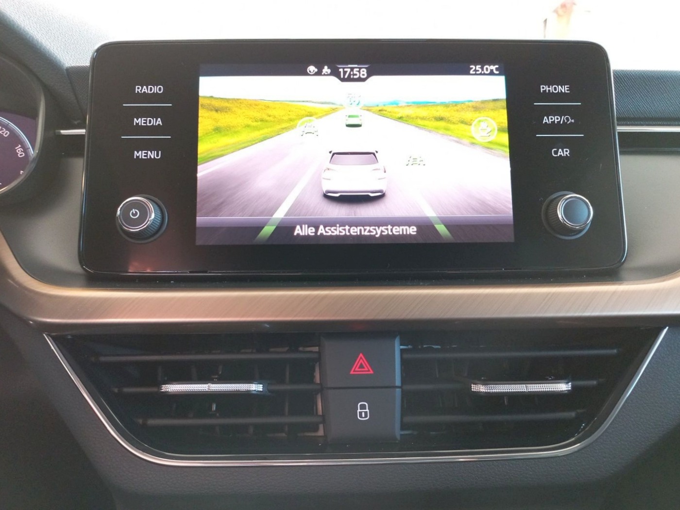 SKODA Kamiq 1.0 TSI Style ACC DAB LED LHZ PDC RFK SHZ Bild 16