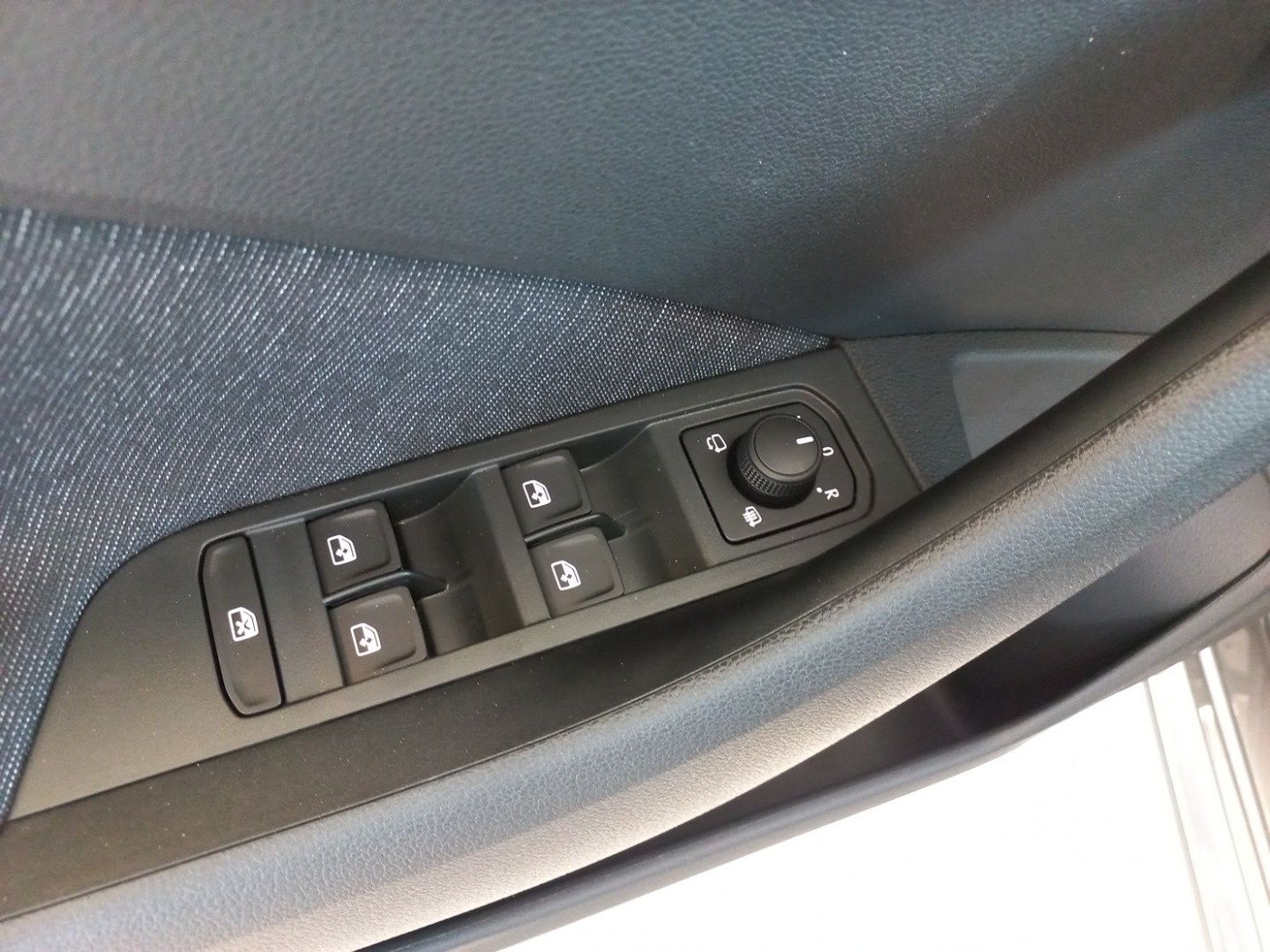 SKODA Kamiq 1.0 TSI Style ACC DAB LED LHZ PDC RFK SHZ Bild 9