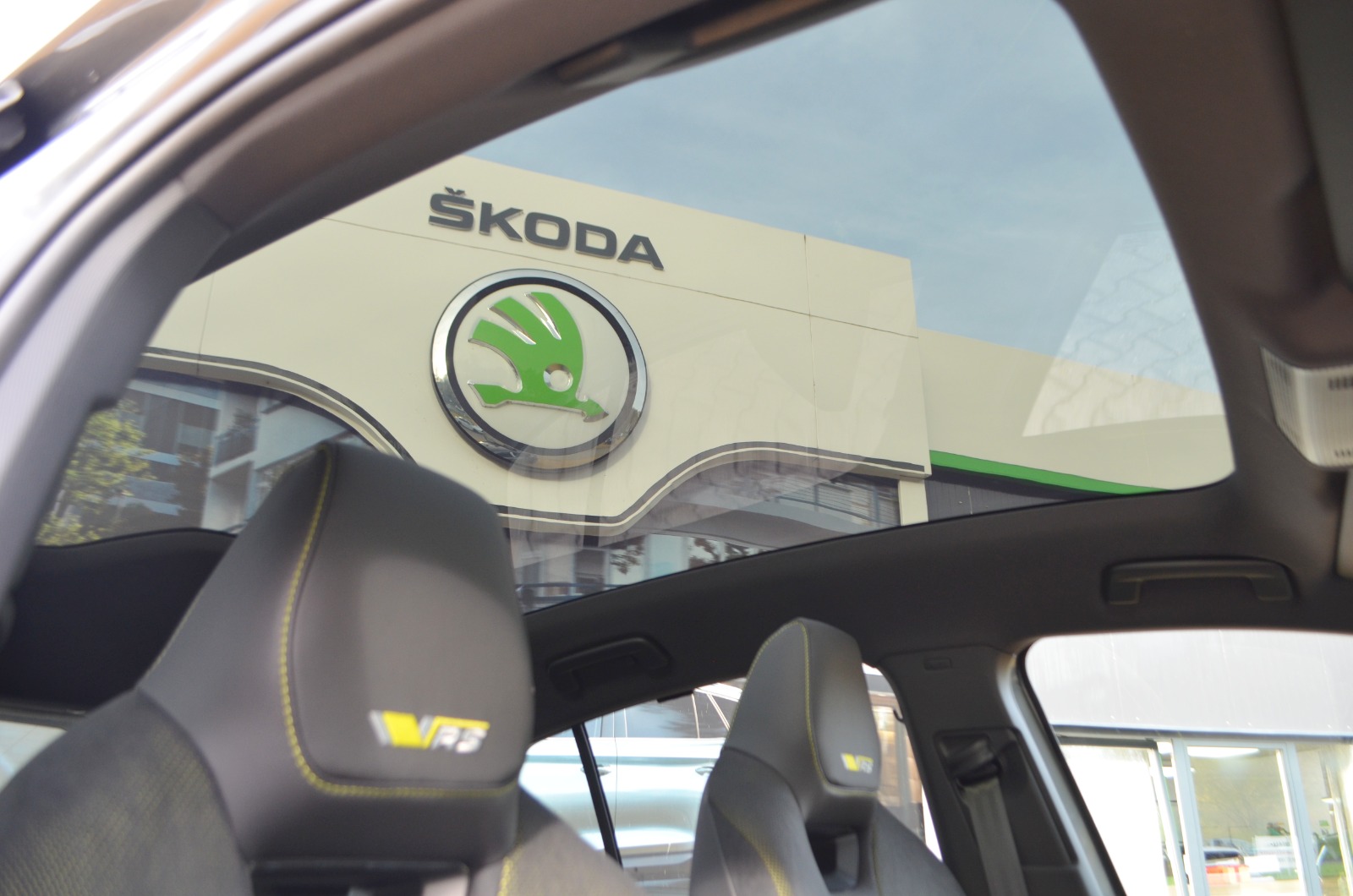 Skoda Enyaq Coup iV RS 4x4 ACC MATRIX PANO SOUND WP Bild 19