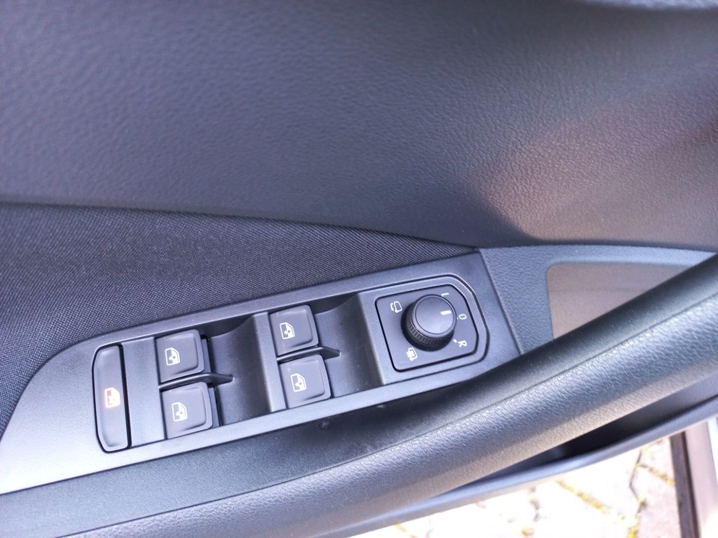 Škoda Kamiq 1.5 TSI DSG Monte Carlo DAB NAVI PANO RFK Bild 10