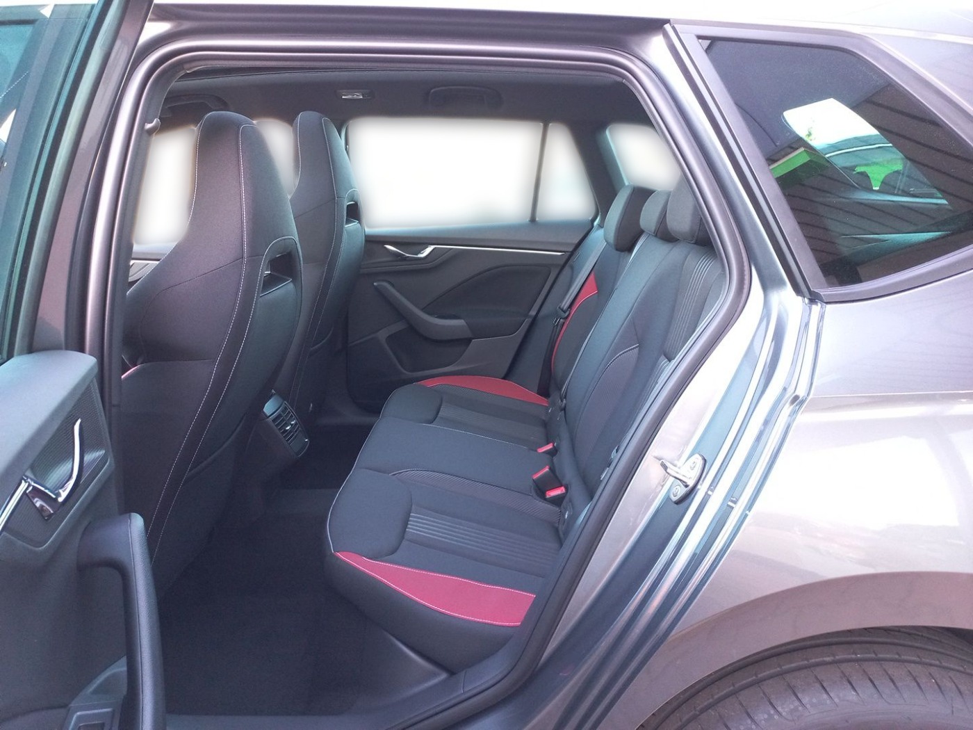 Škoda Kamiq 1.5 TSI DSG Monte Carlo DAB NAVI PANO RFK Bild 18