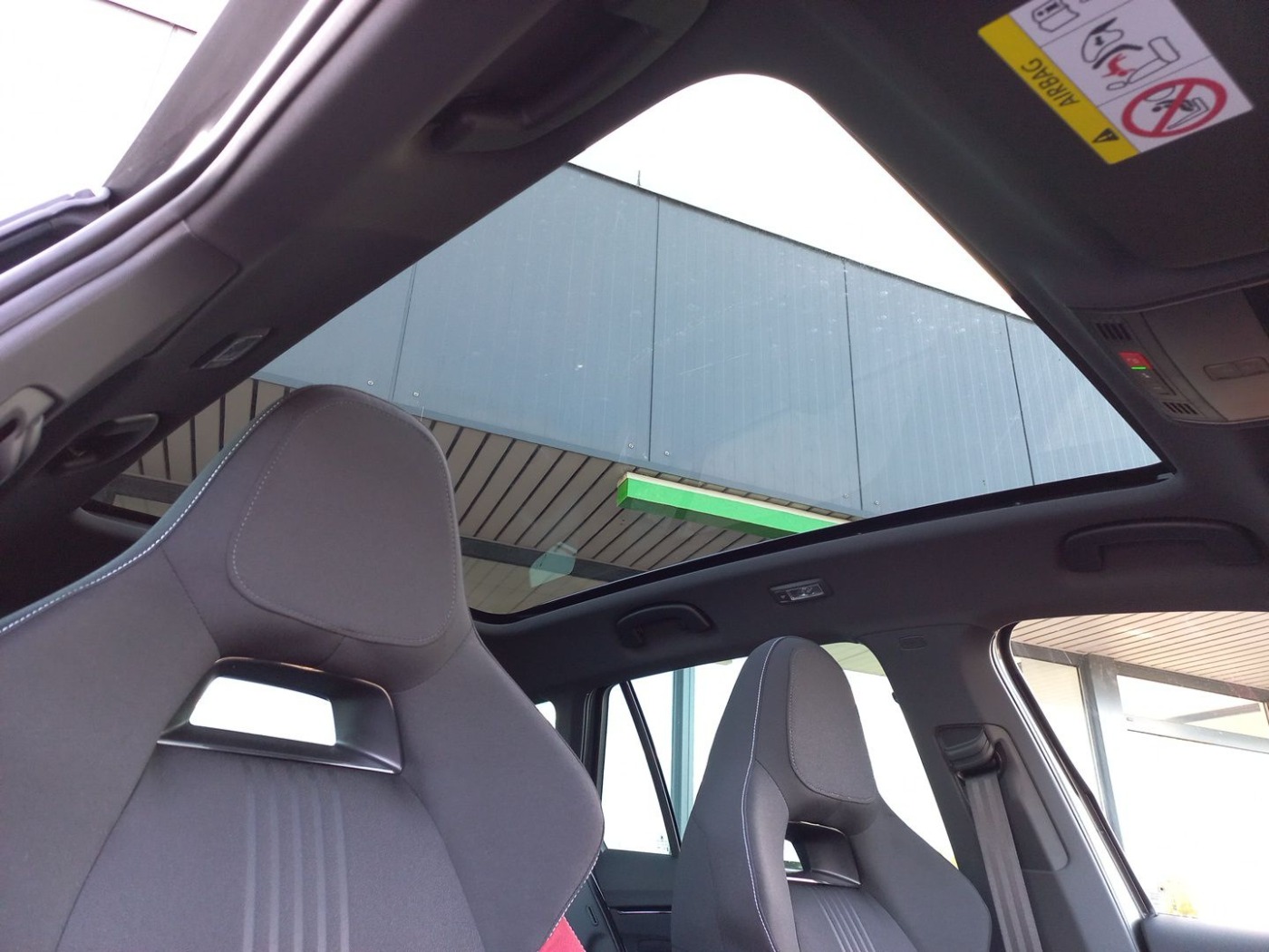 Škoda Kamiq 1.5 TSI DSG Monte Carlo DAB NAVI PANO RFK Bild 20