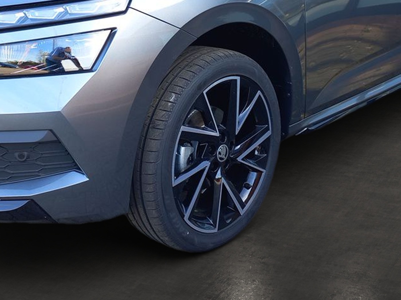 Škoda Kamiq 1.5 TSI DSG Monte Carlo DAB NAVI PANO RFK Bild 6
