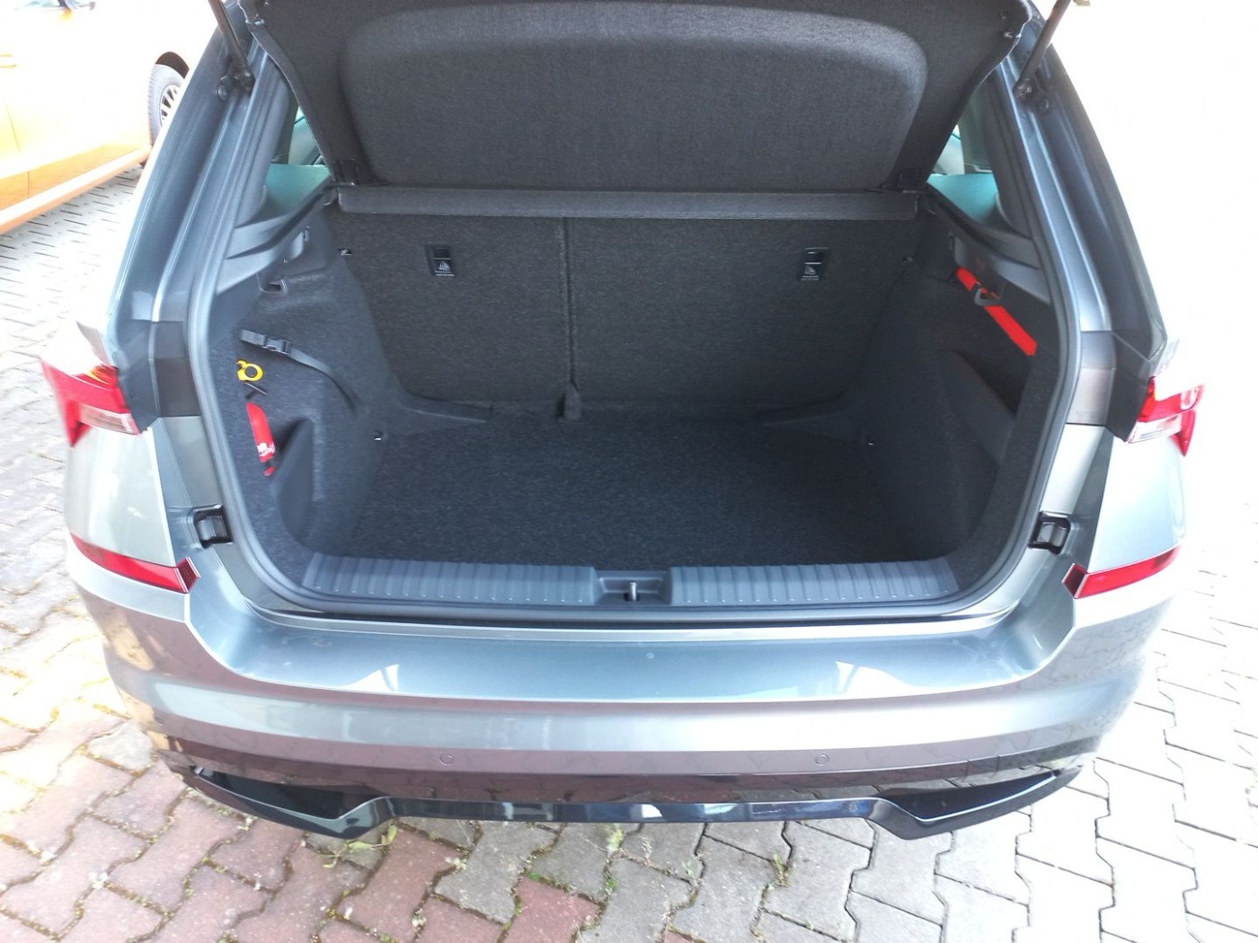 Škoda Kamiq 1.5 TSI DSG Monte Carlo DAB NAVI PANO RFK Bild 7