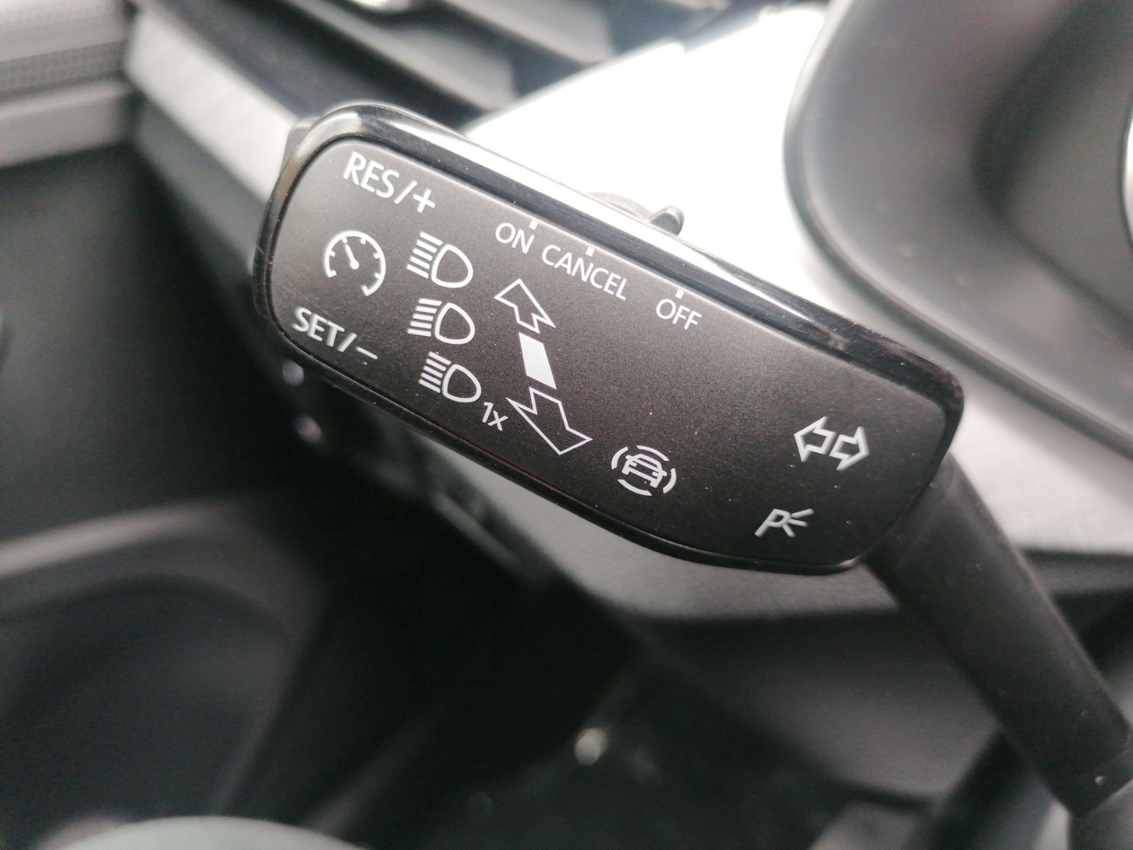 Skoda Kamiq 1.0 TSI Tour ALU DAB KA PDC SHZ TOUCH Bild 8