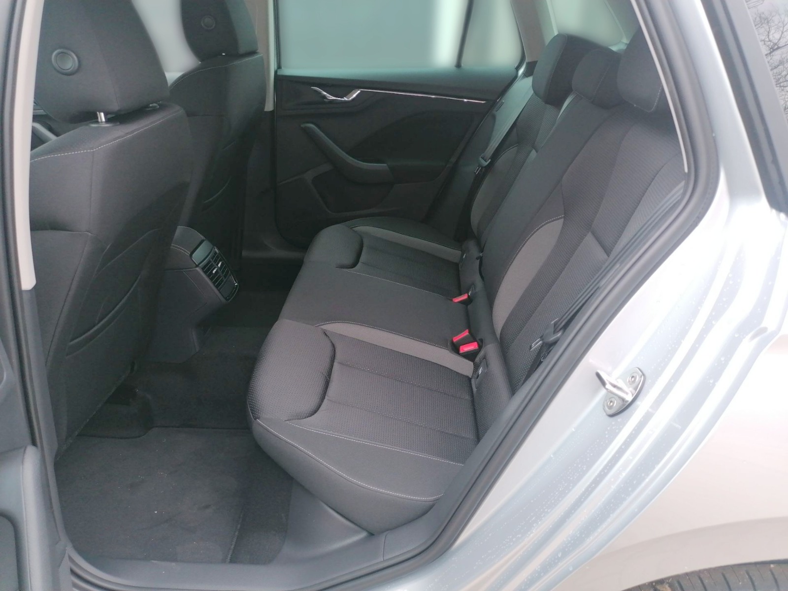 Skoda Kamiq 1.0 TSI Tour ALU DAB KA PDC SHZ TOUCH Bild 18