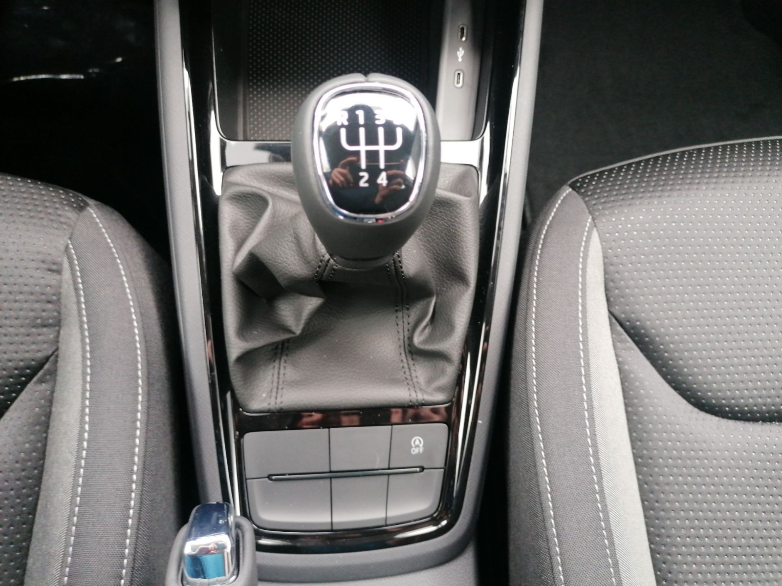 Skoda Kamiq 1.0 TSI Tour ALU DAB KA PDC SHZ TOUCH Bild 13