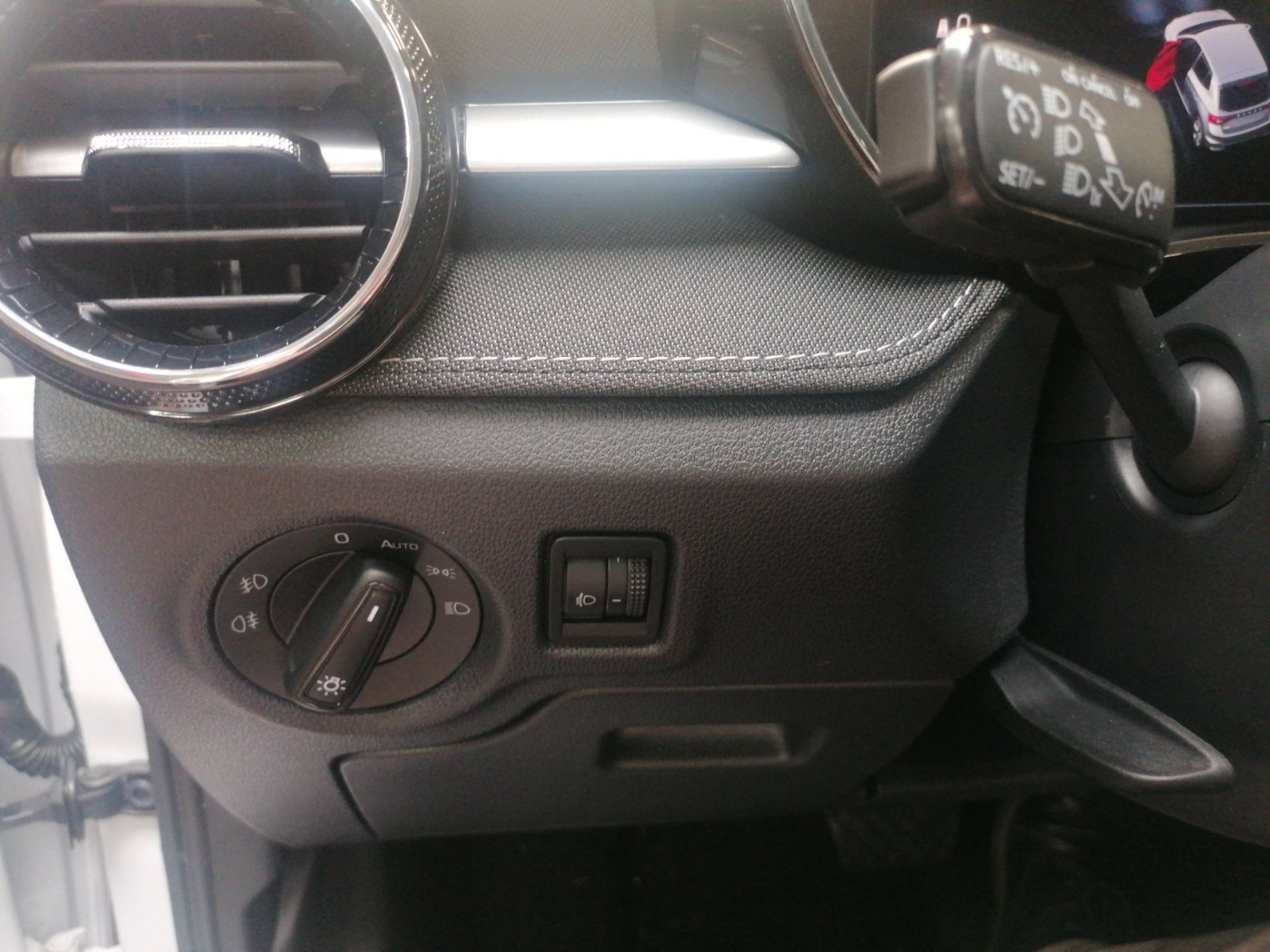 Skoda Fabia IV 1.5 TSI DSG Style KA LED PDC RFK SHZ VC Bild 14