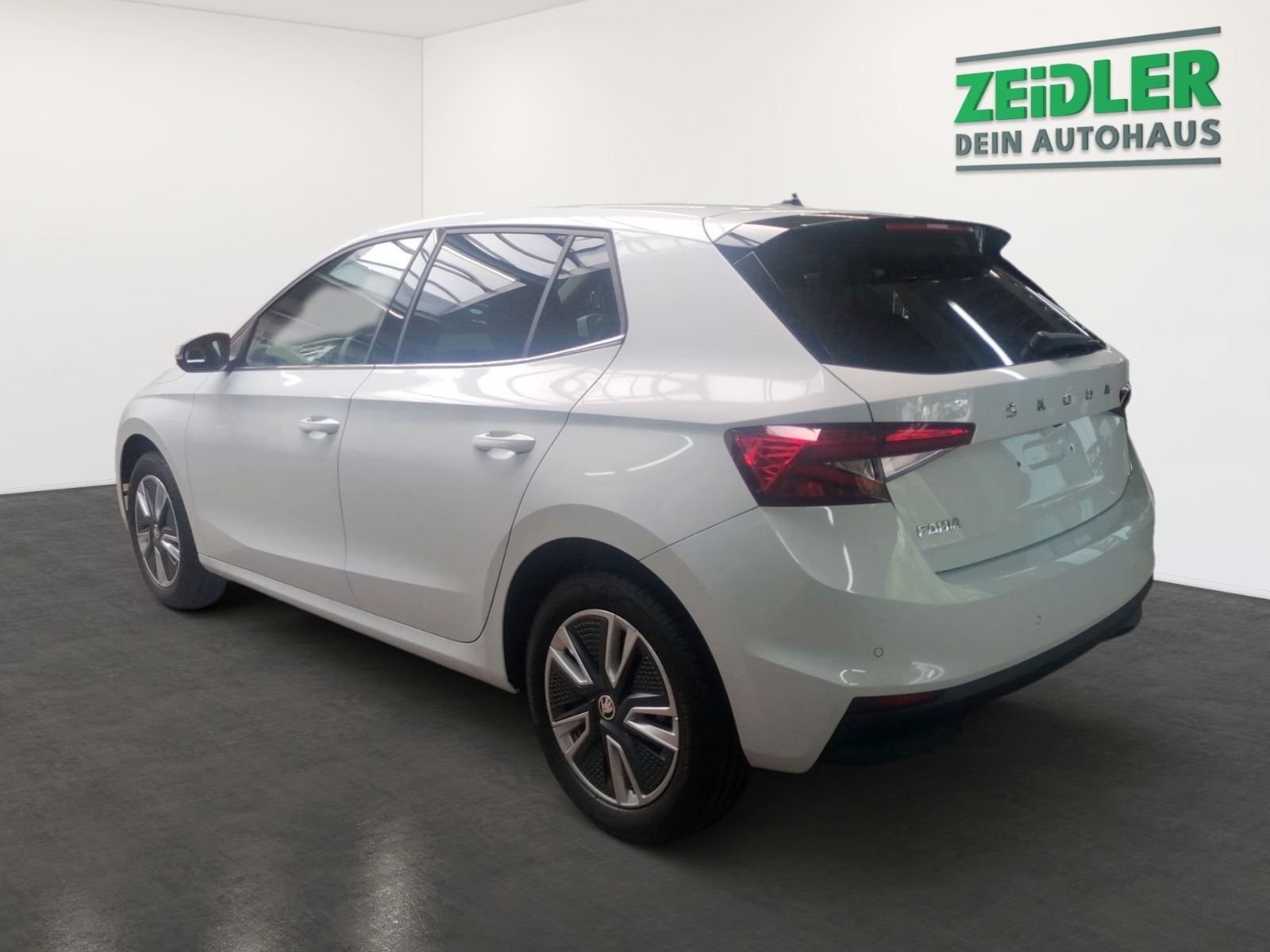 Skoda Fabia IV 1.5 TSI DSG Style KA LED PDC RFK SHZ VC Bild 2