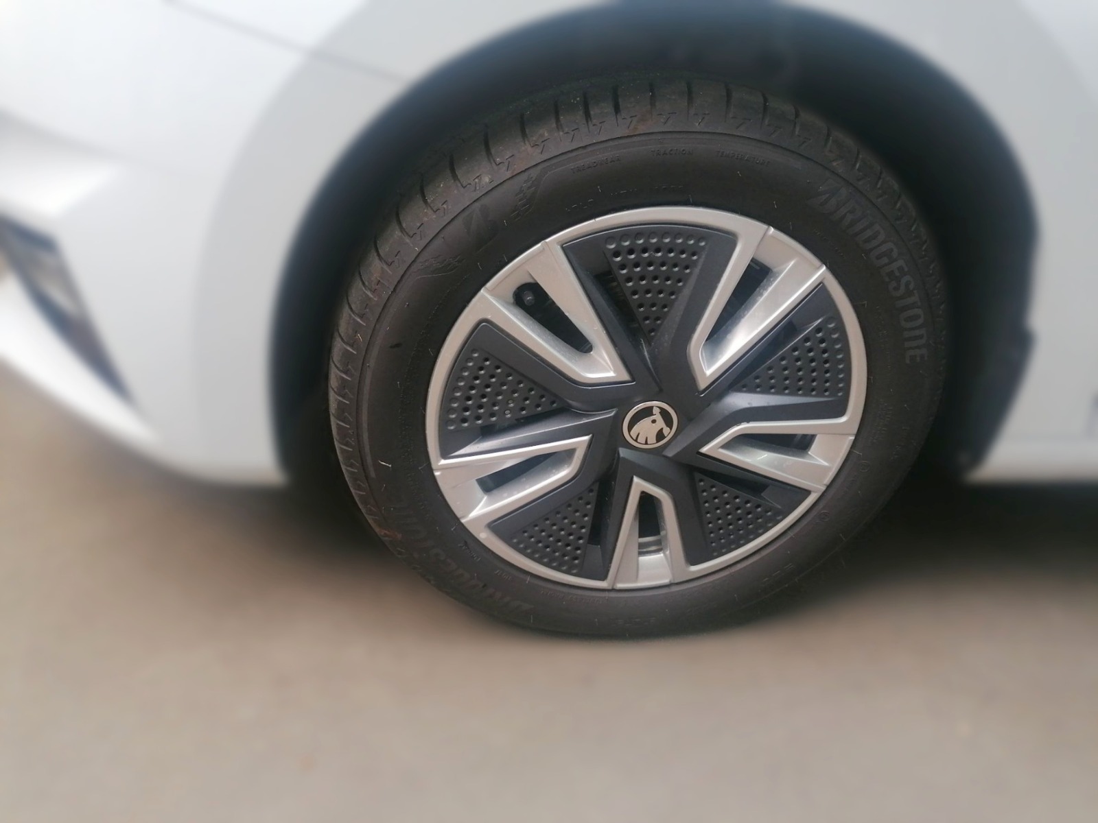 Skoda Fabia IV 1.5 TSI DSG Style KA LED PDC RFK SHZ VC Bild 6