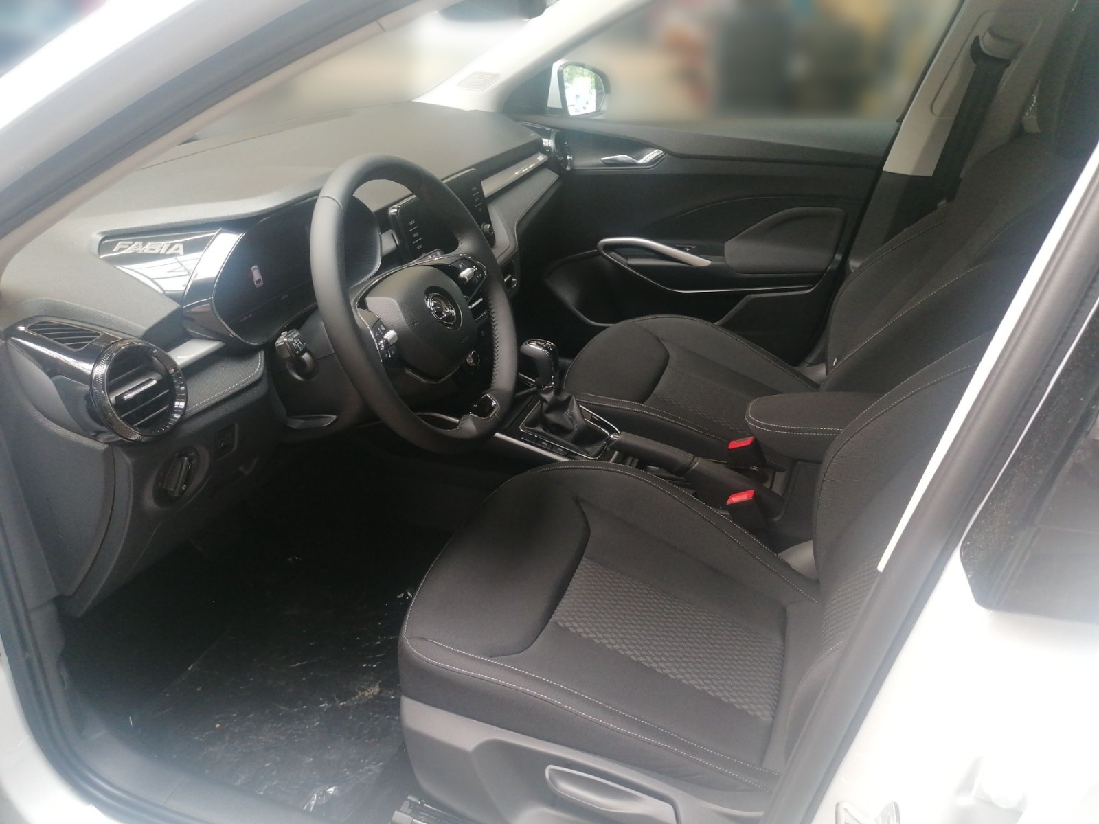 Skoda Fabia IV 1.5 TSI DSG Style KA LED PDC RFK SHZ VC Bild 9